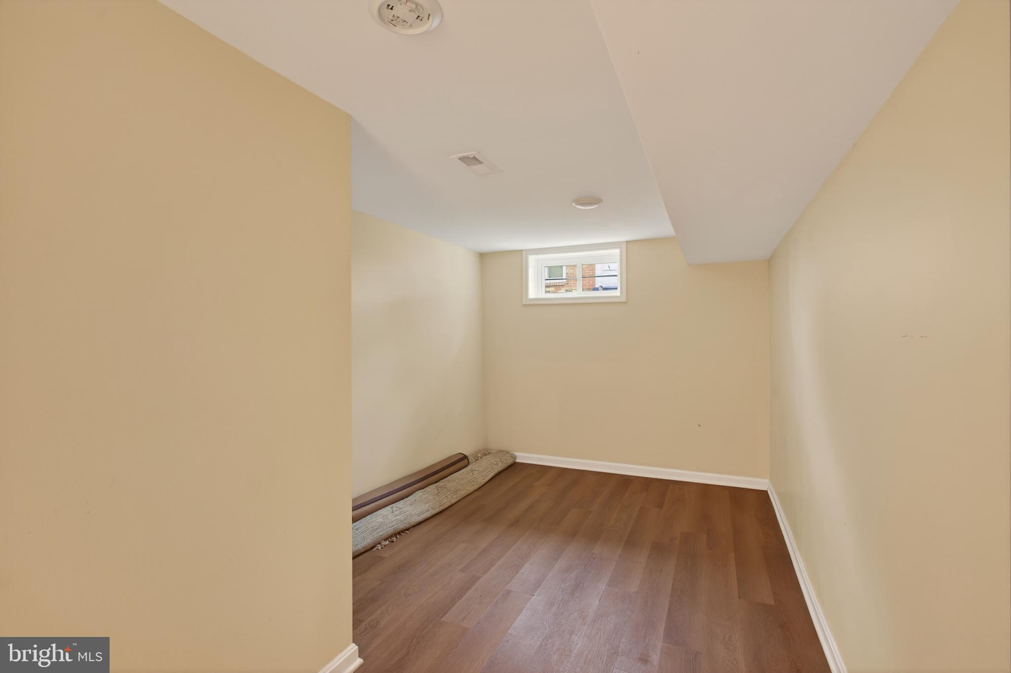 FAIRVIEW COURT - Residential