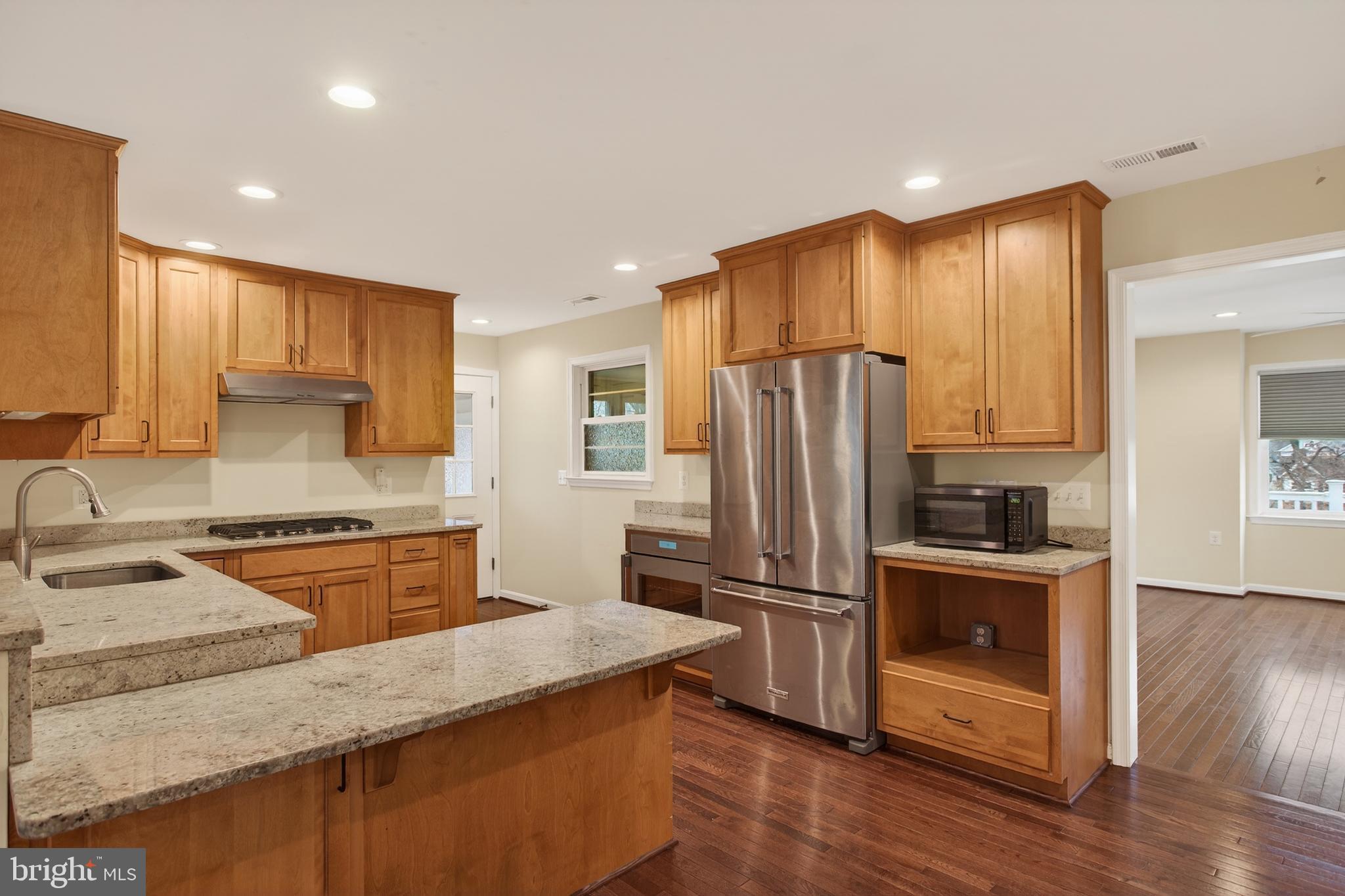 FAIRVIEW COURT - Residential