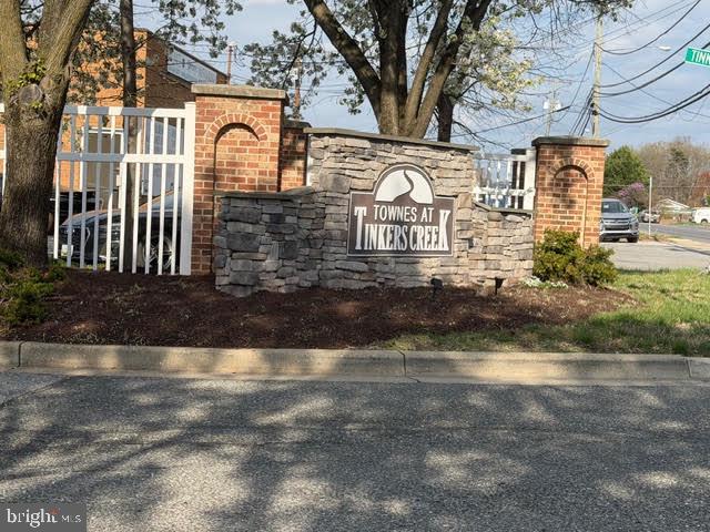 TOWNES AT TINKER'S CREEK - Residential