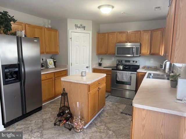 TOWNES AT TINKER'S CREEK - Residential