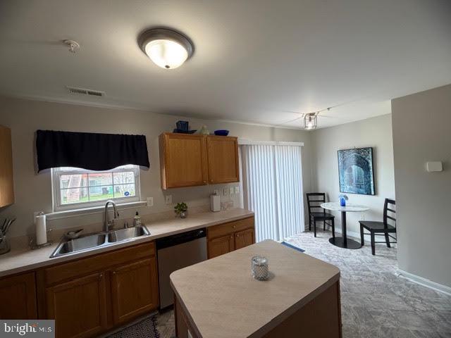 TOWNES AT TINKER'S CREEK - Residential