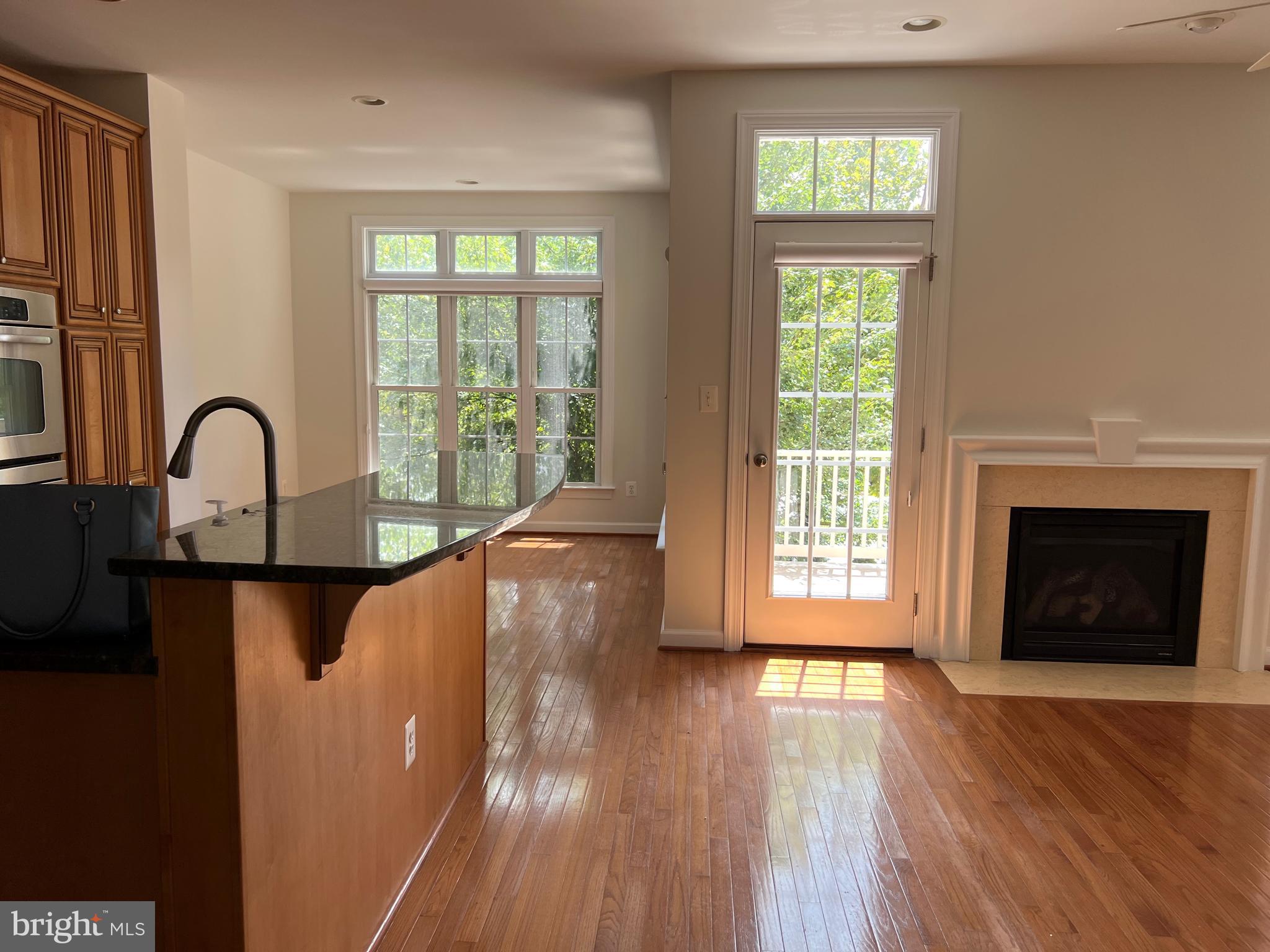 CHARLESTON SQUARE TOWNHM - Residential Lease