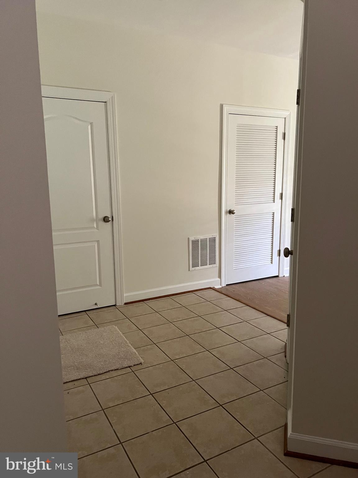 CHARLESTON SQUARE TOWNHM - Residential Lease