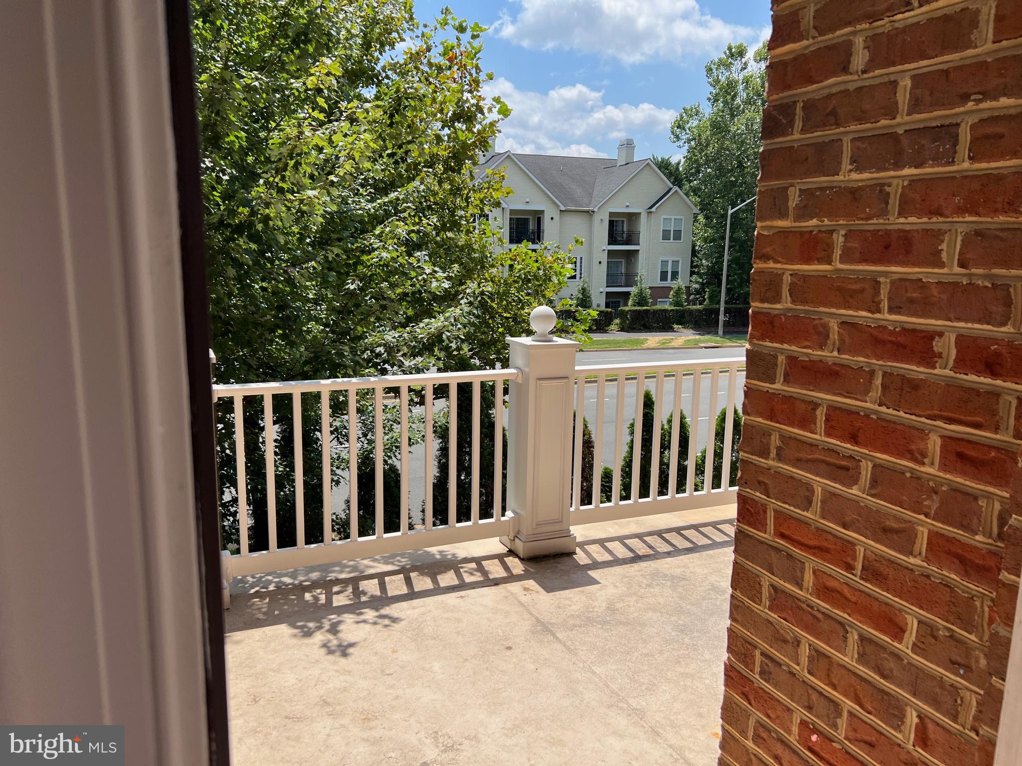 CHARLESTON SQUARE TOWNHM - Residential Lease