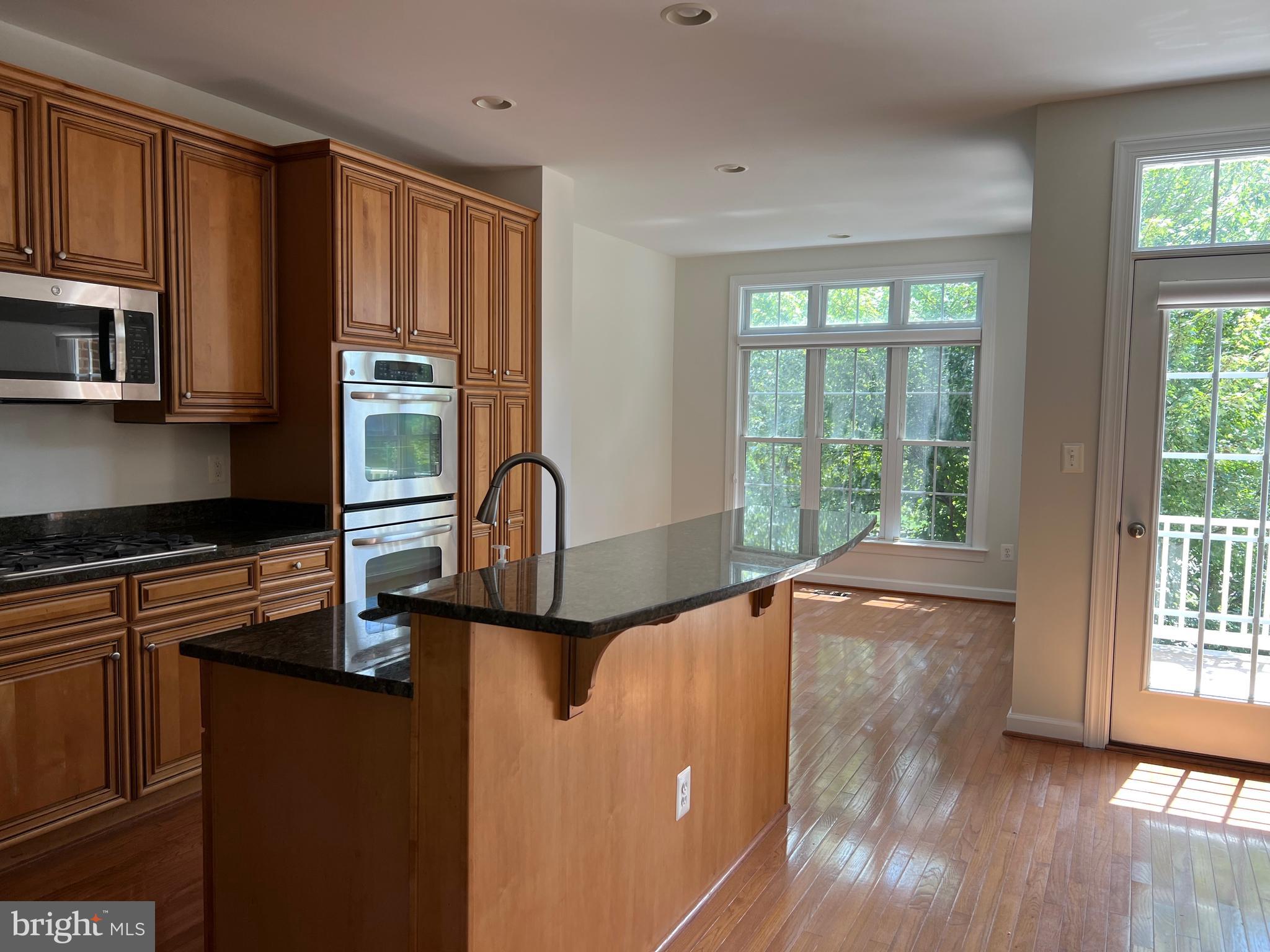 CHARLESTON SQUARE TOWNHM - Residential Lease