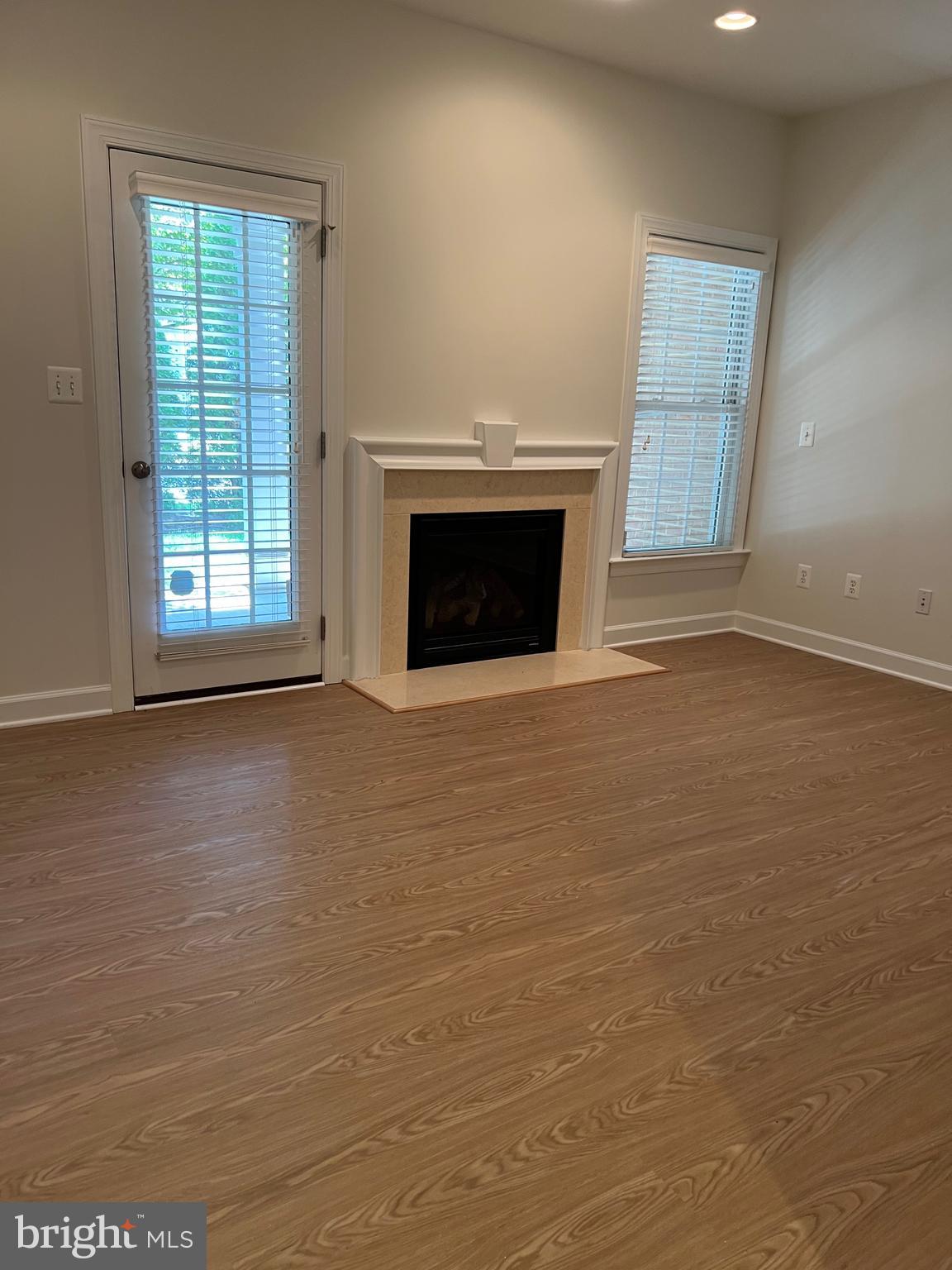 CHARLESTON SQUARE TOWNHM - Residential Lease