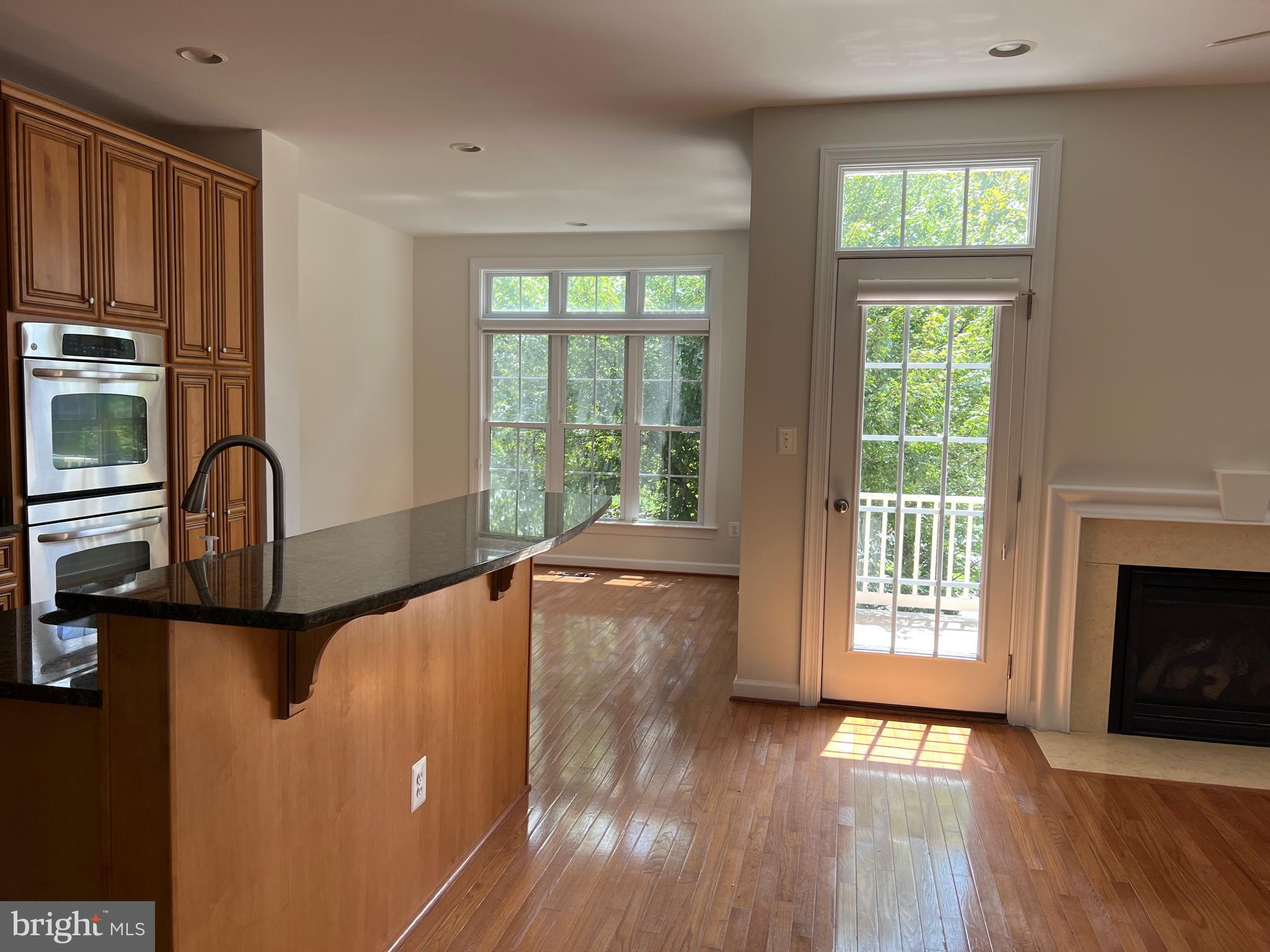 CHARLESTON SQUARE TOWNHM - Residential Lease