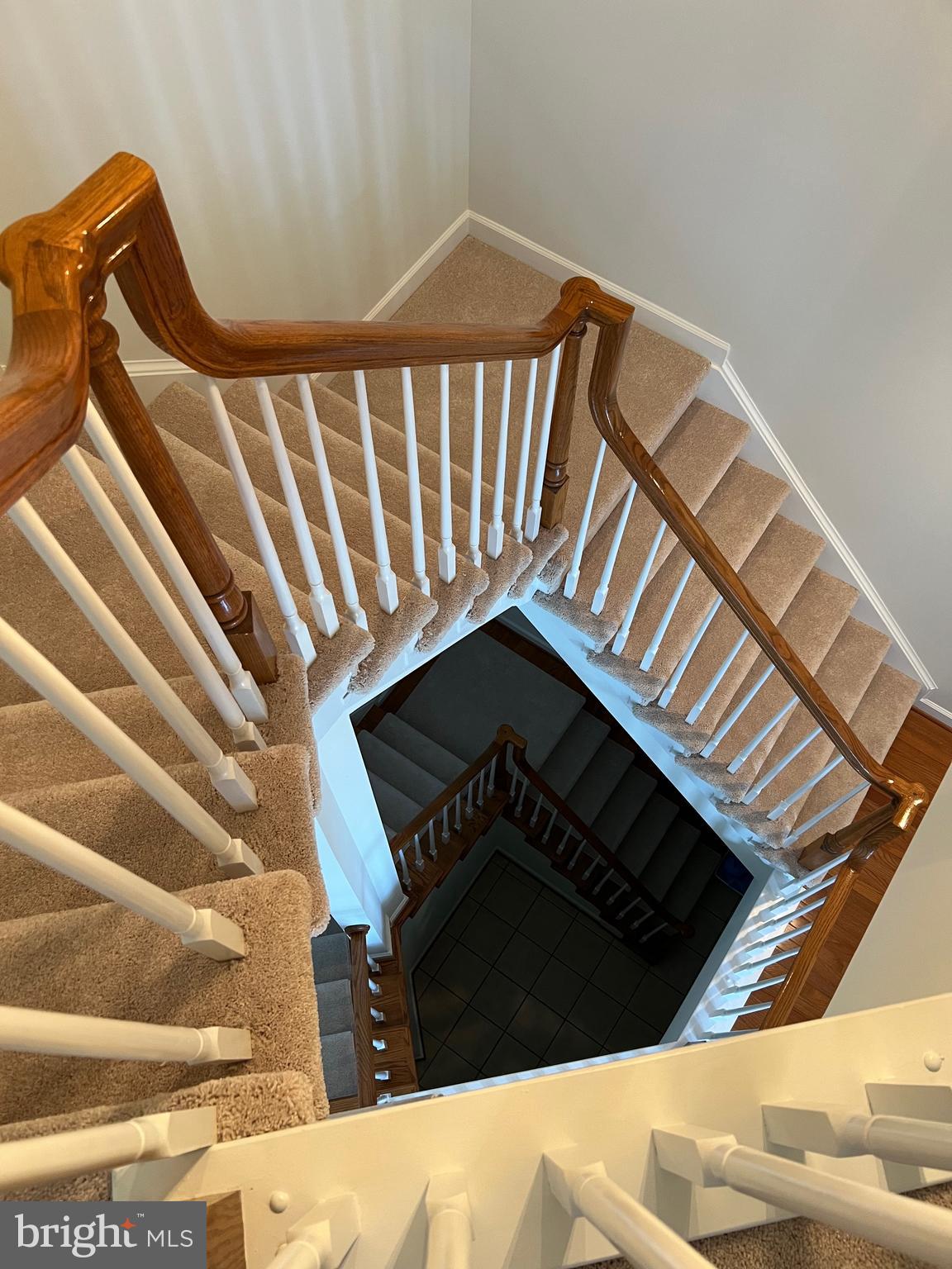 CHARLESTON SQUARE TOWNHM - Residential Lease