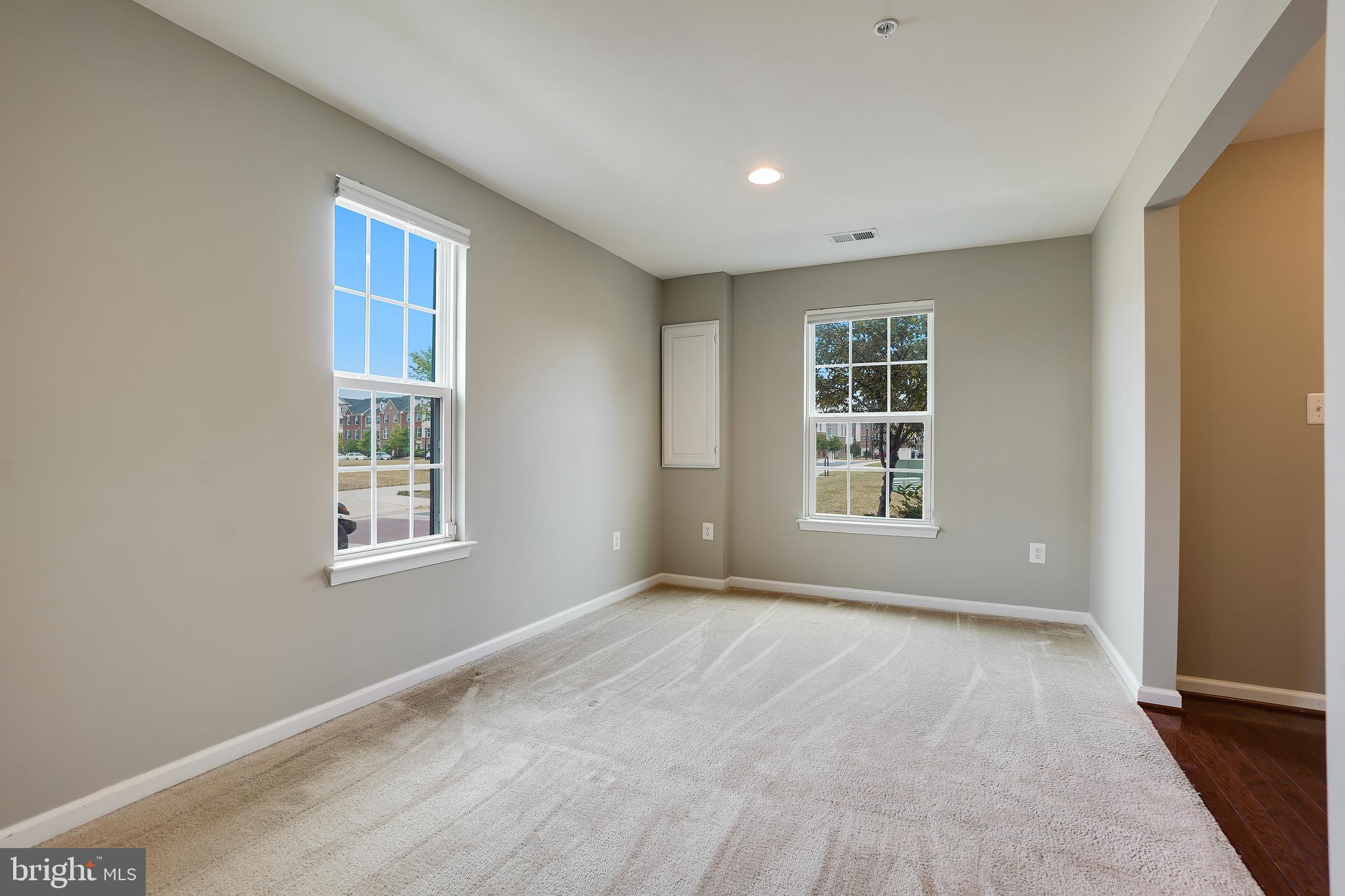 GREENBELT STATION - Residential