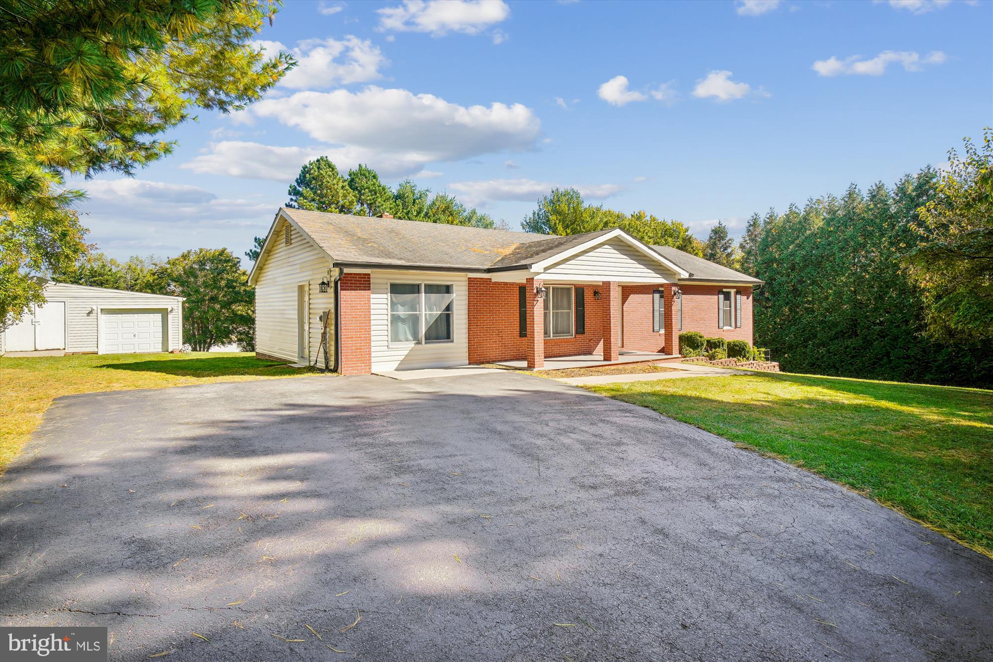 BOSS ARNOLD VILLAGE - Residential