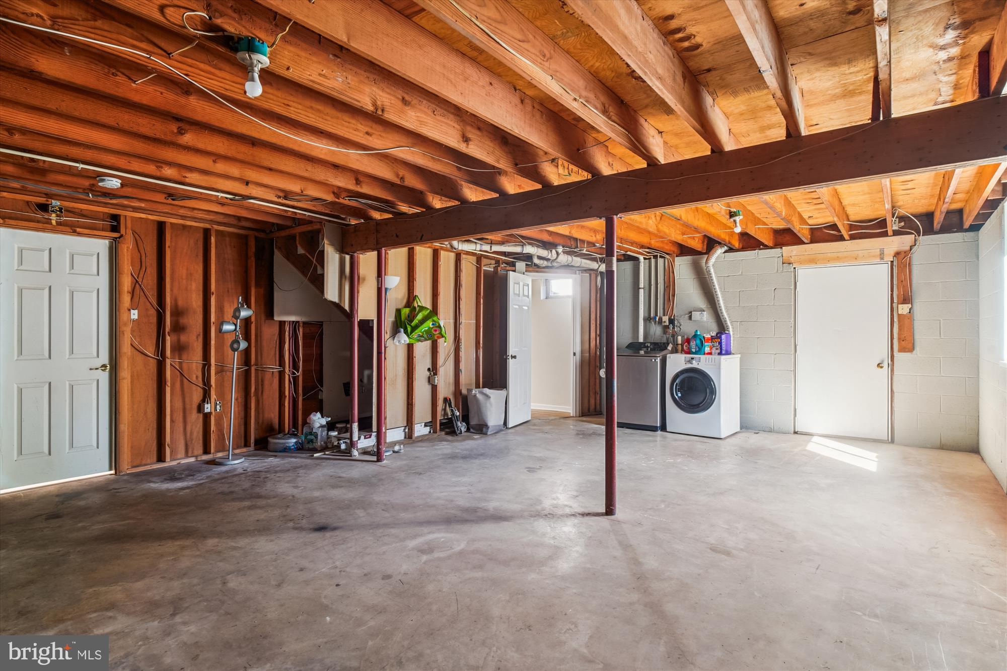 BOSS ARNOLD VILLAGE - Residential