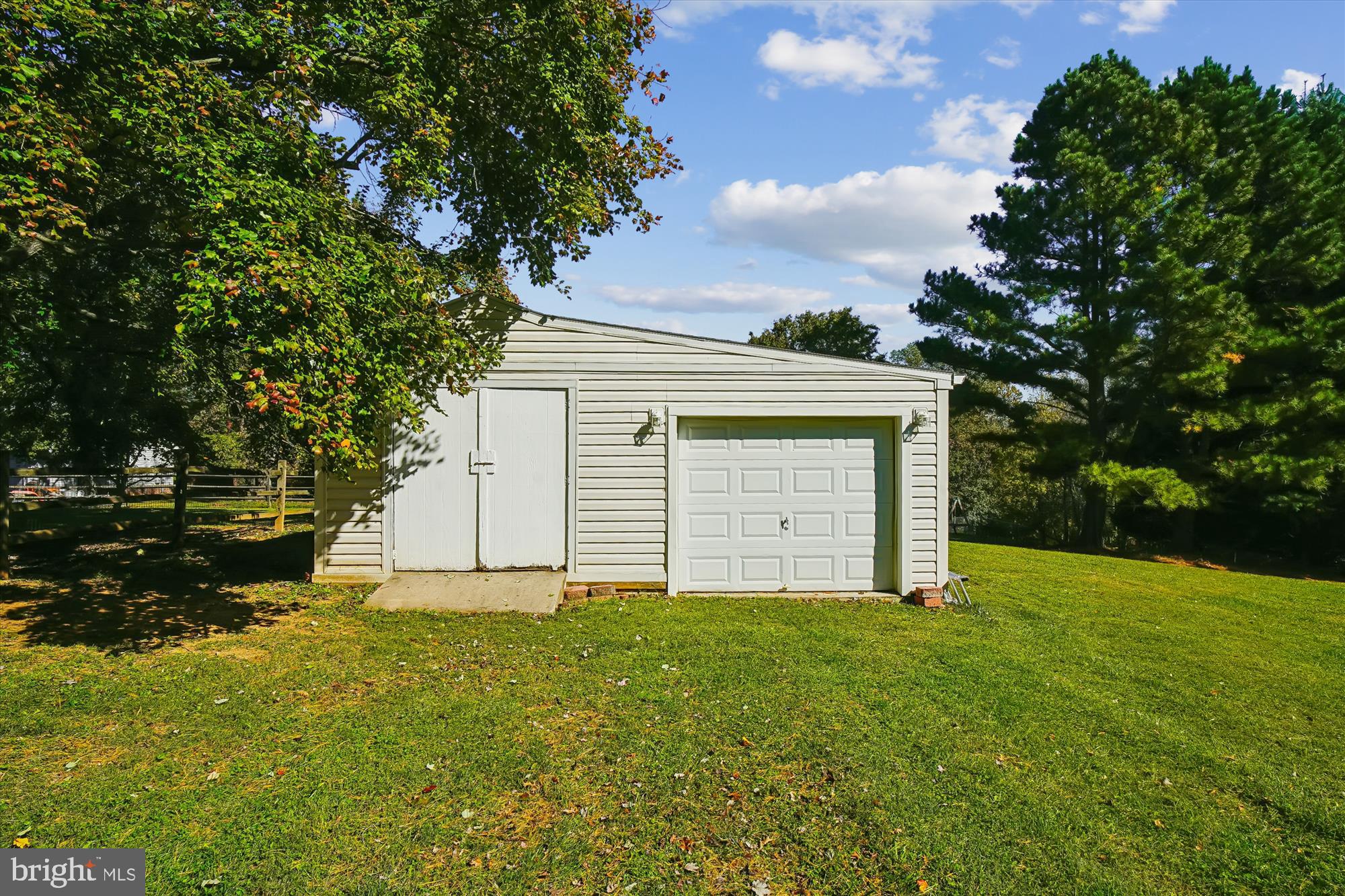 BOSS ARNOLD VILLAGE - Residential