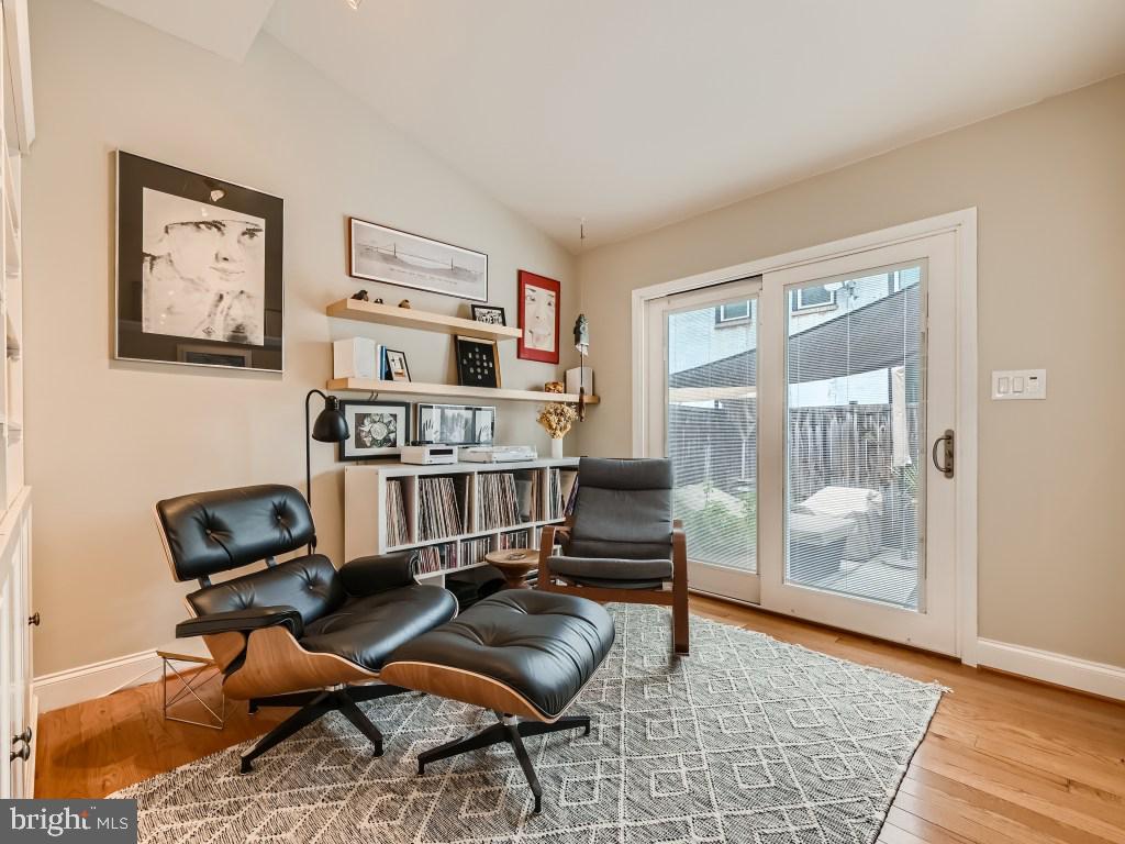 RIVERSIDE - Residential