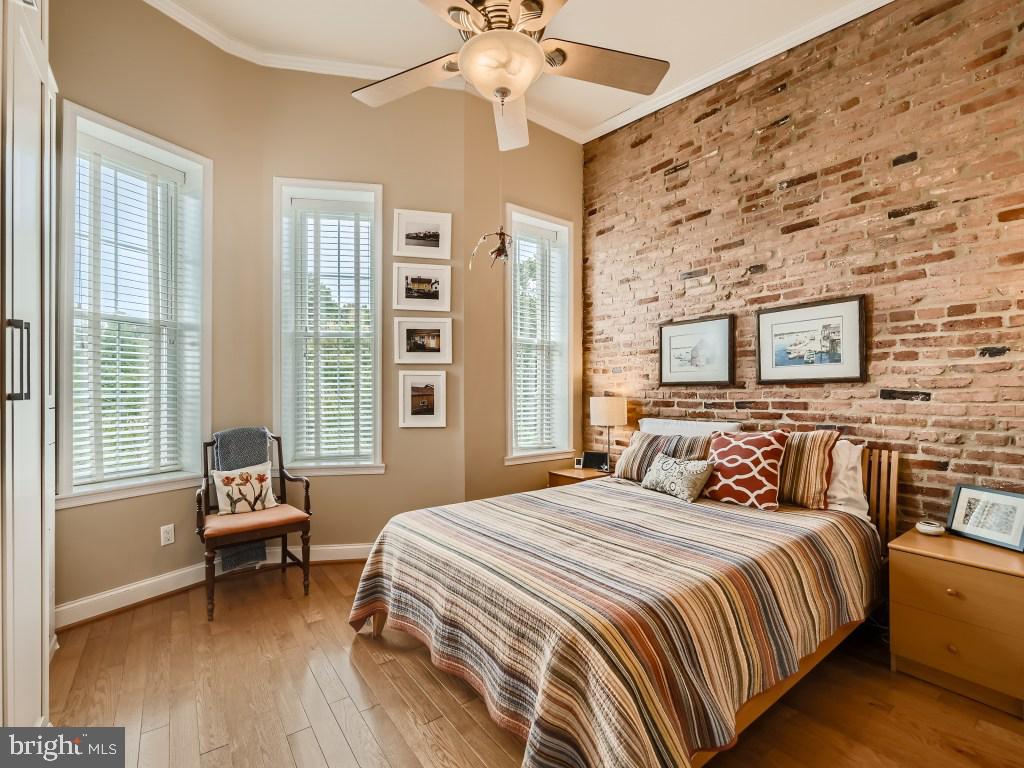 RIVERSIDE - Residential