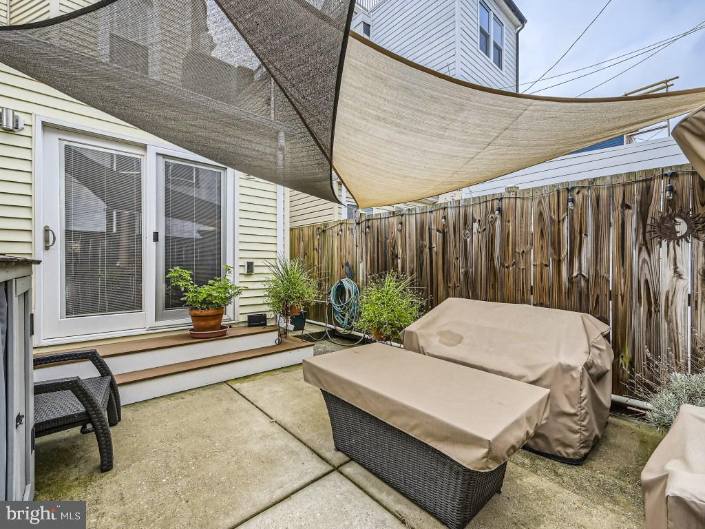 RIVERSIDE - Residential