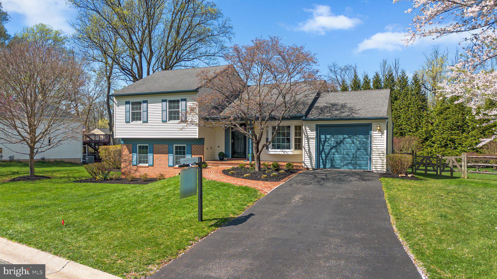 WILLIAMSBURG VILLAGE - Residential