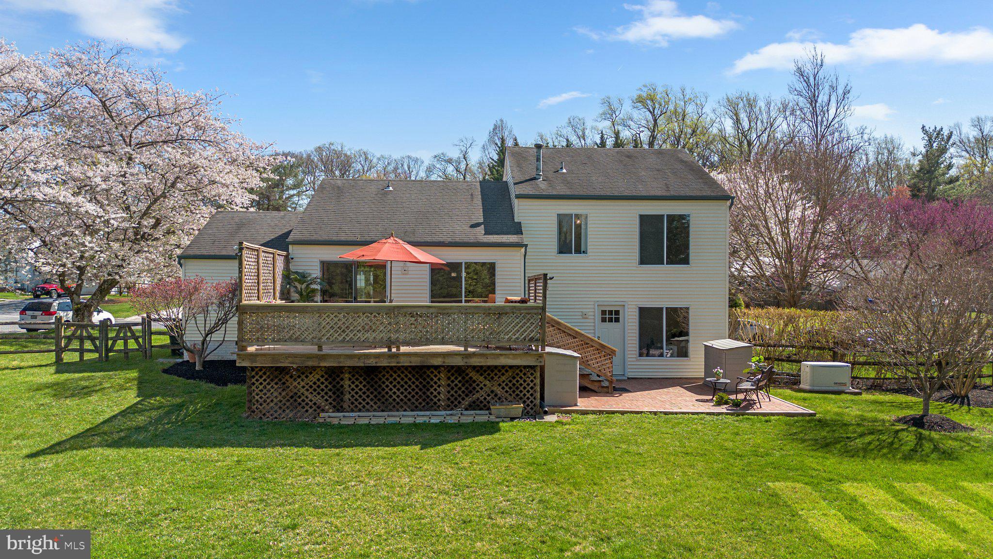 WILLIAMSBURG VILLAGE - Residential