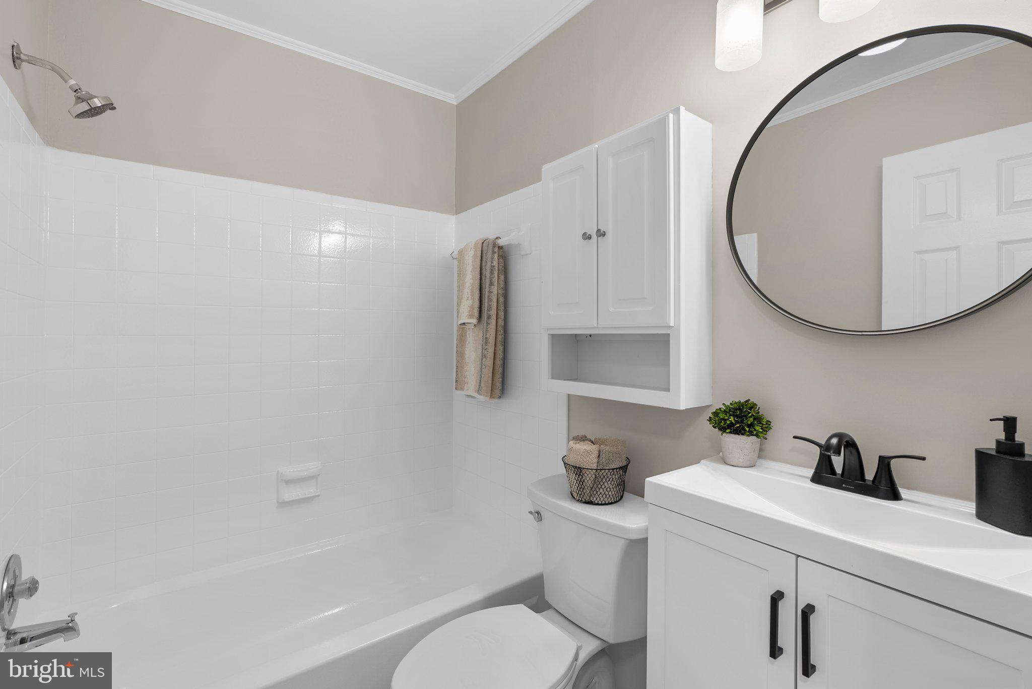 WILLIAMSBURG VILLAGE - Residential