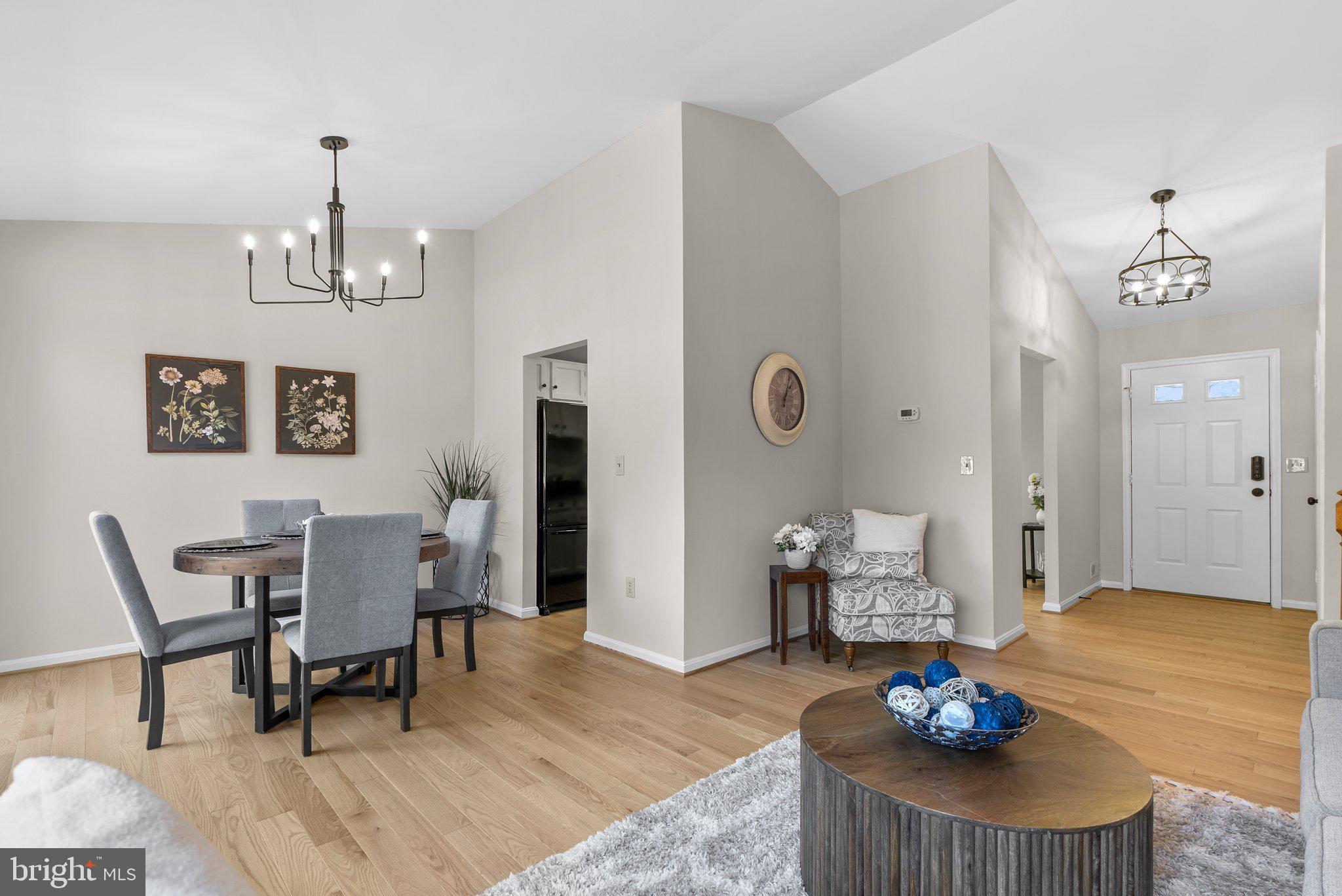 WILLIAMSBURG VILLAGE - Residential