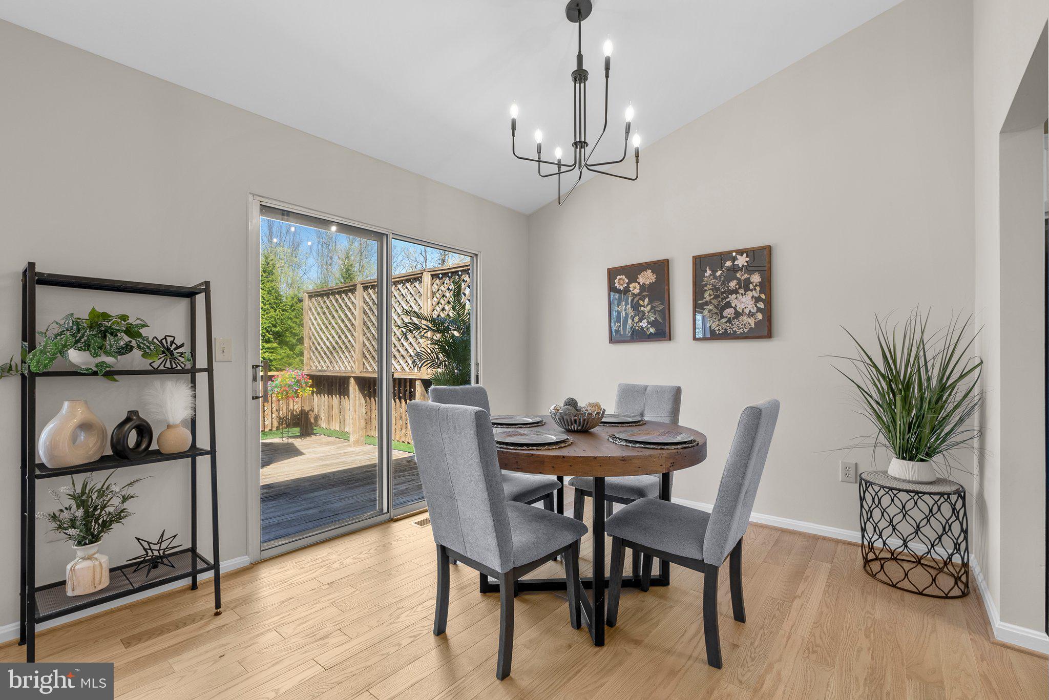 WILLIAMSBURG VILLAGE - Residential