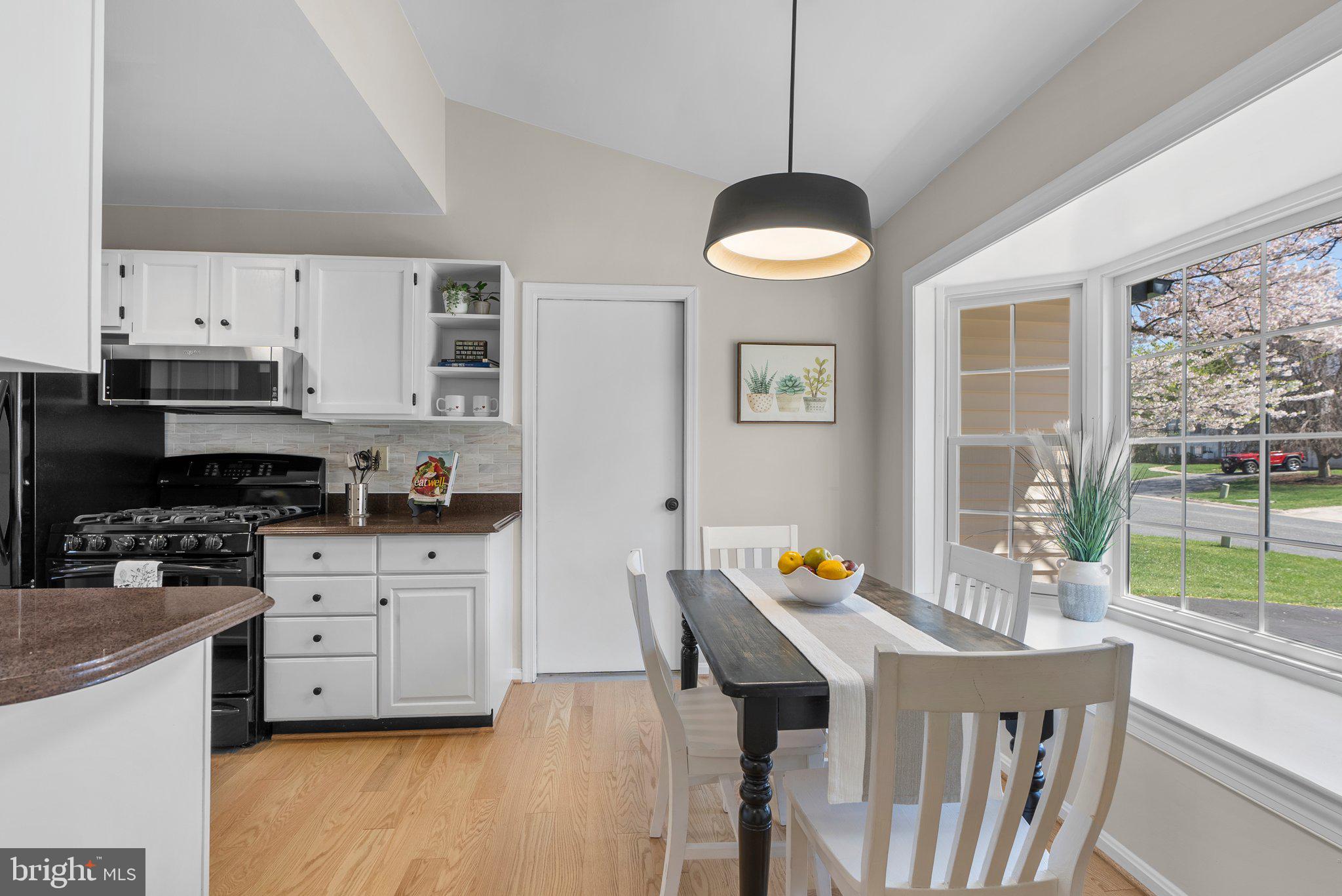 WILLIAMSBURG VILLAGE - Residential