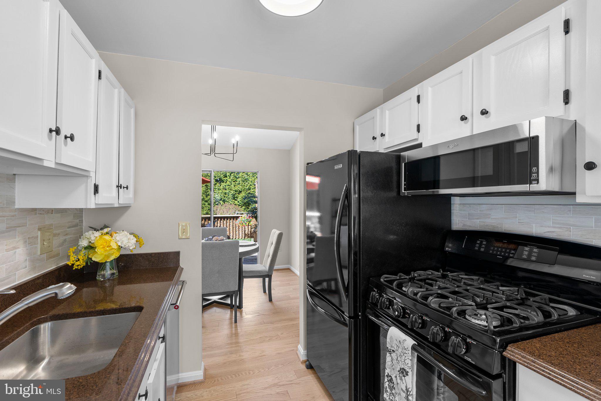 WILLIAMSBURG VILLAGE - Residential