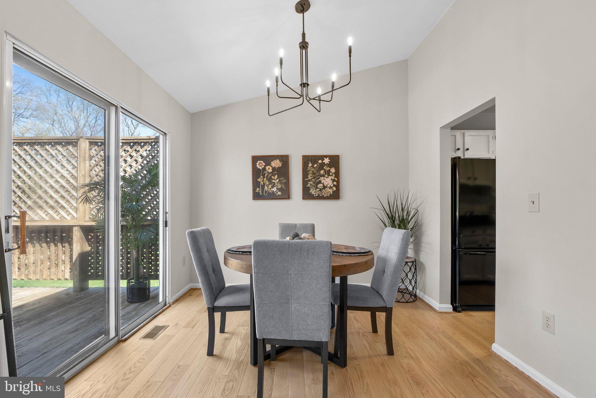 WILLIAMSBURG VILLAGE - Residential