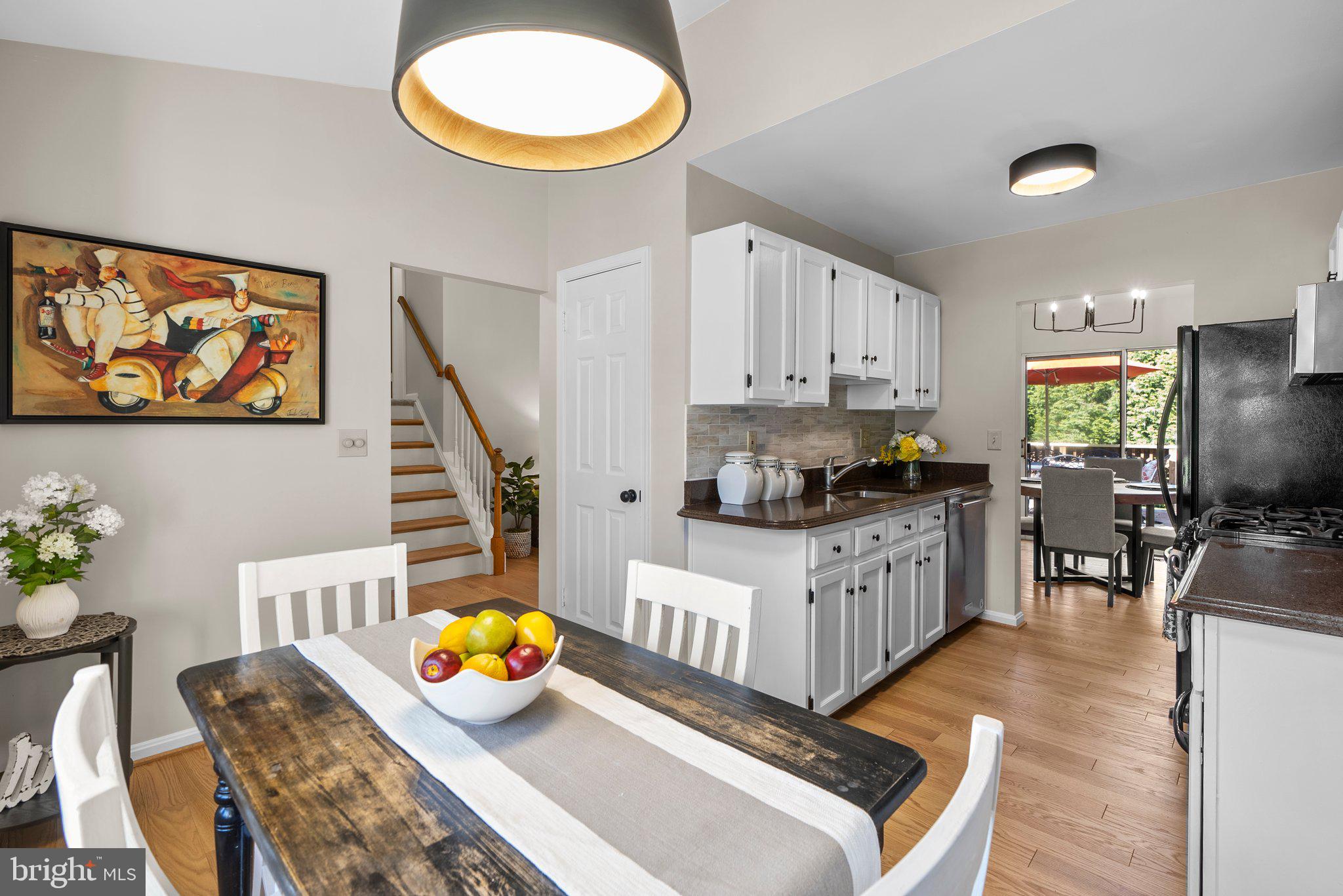 WILLIAMSBURG VILLAGE - Residential