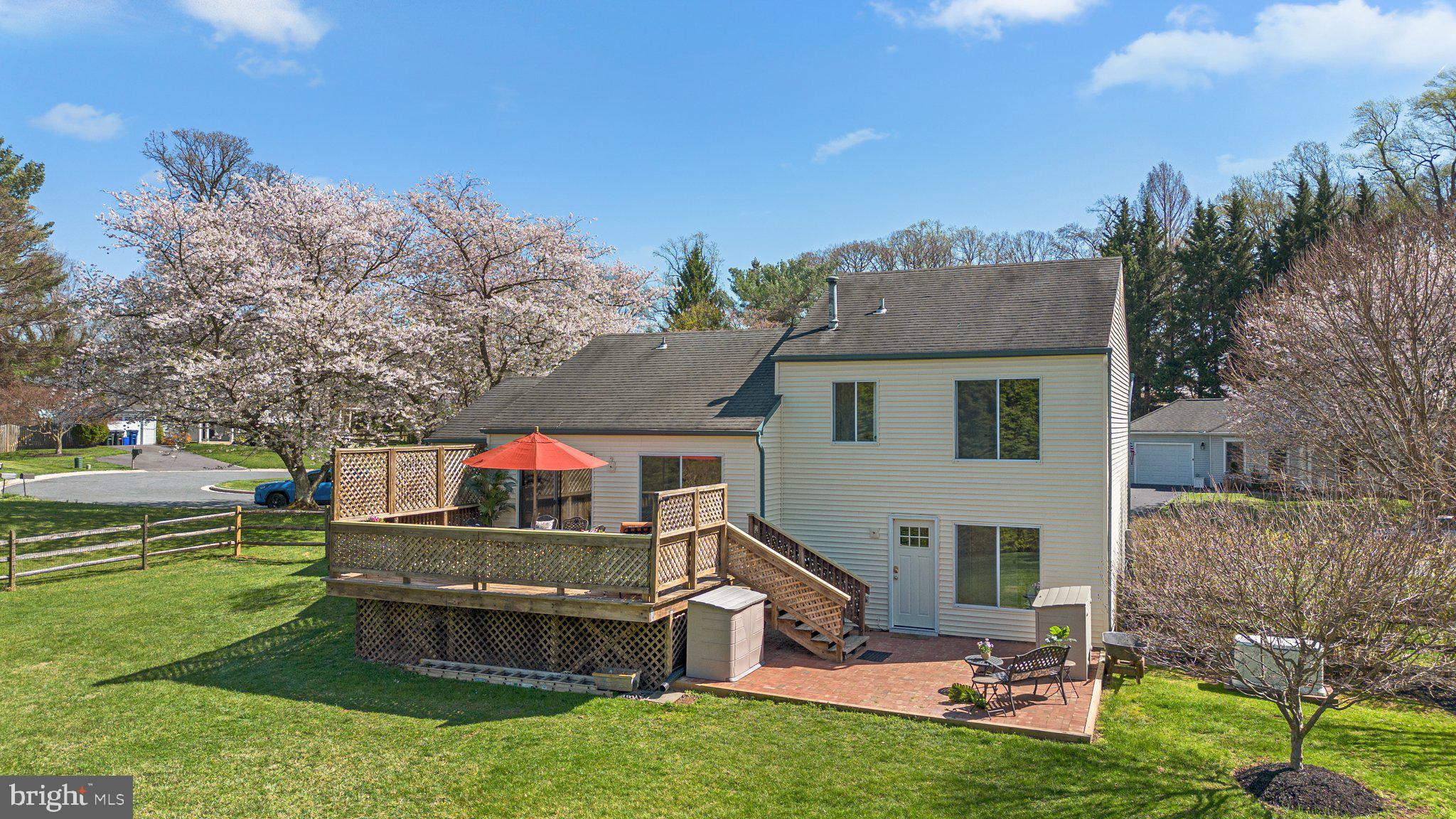 WILLIAMSBURG VILLAGE - Residential