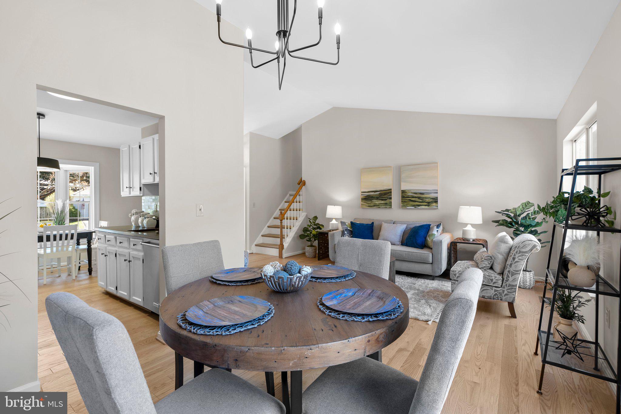 WILLIAMSBURG VILLAGE - Residential