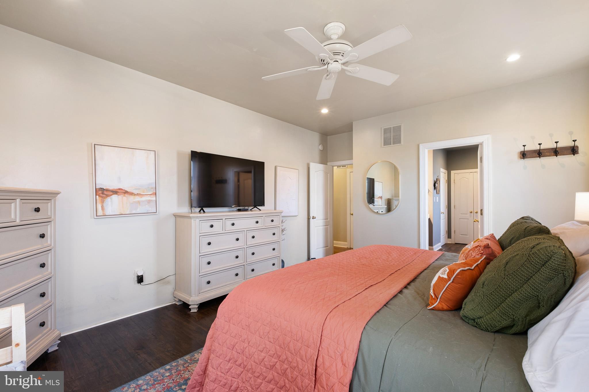 CHEASPEAKE ISLE - Residential