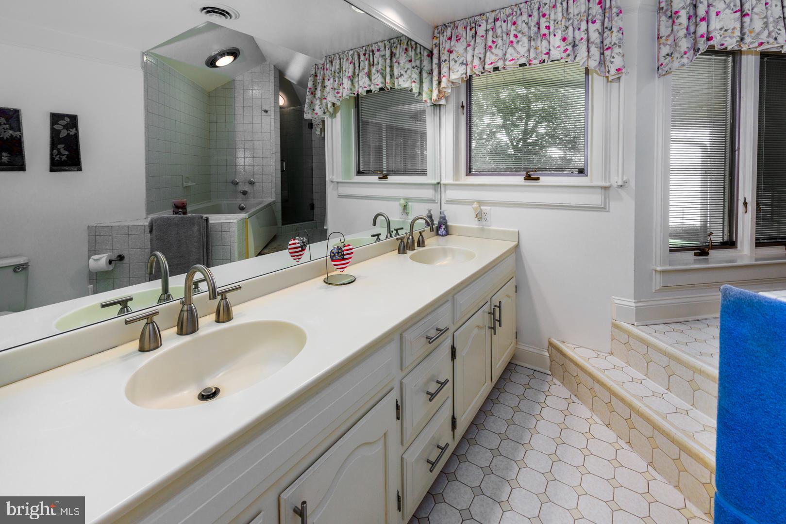 GOVERNOR GRASON MANOR - Residential