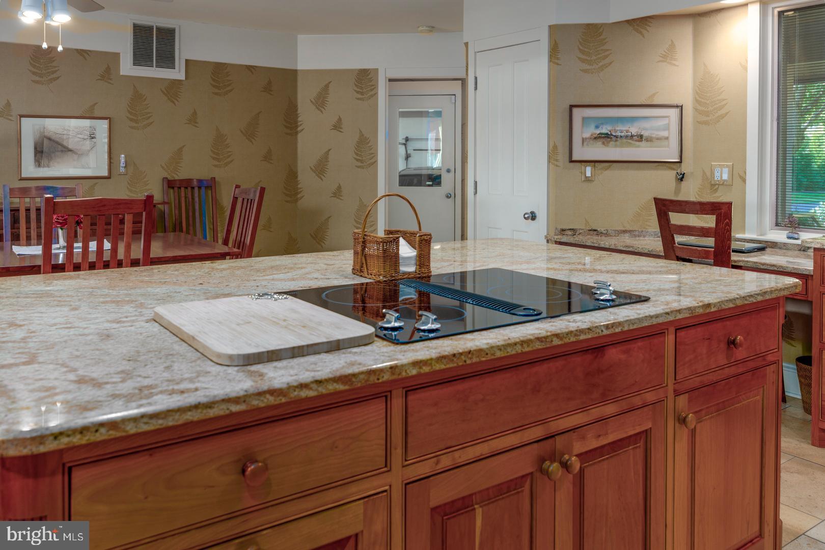 GOVERNOR GRASON MANOR - Residential