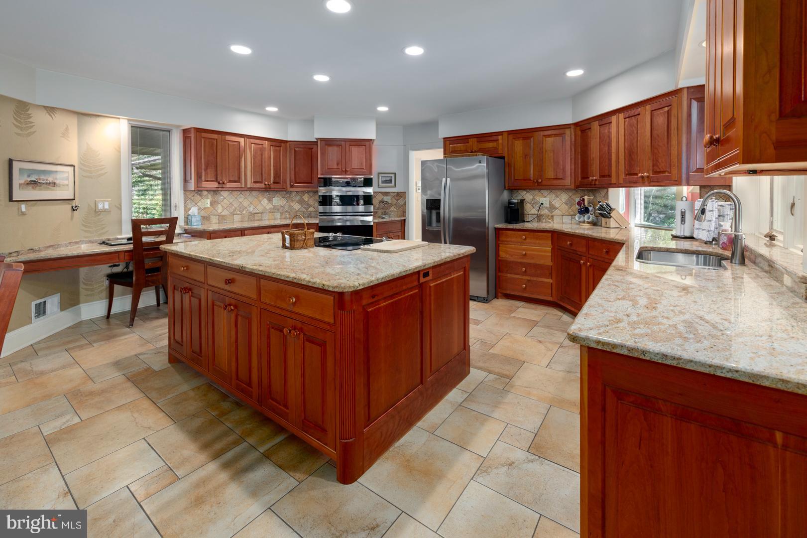 GOVERNOR GRASON MANOR - Residential