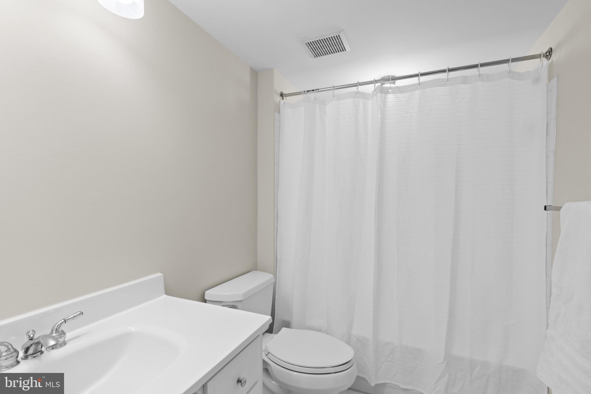 STAPLETON COURT GARDEN - Residential