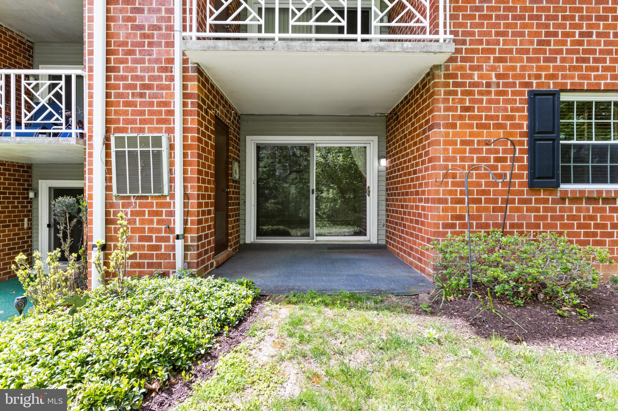 STAPLETON COURT GARDEN - Residential