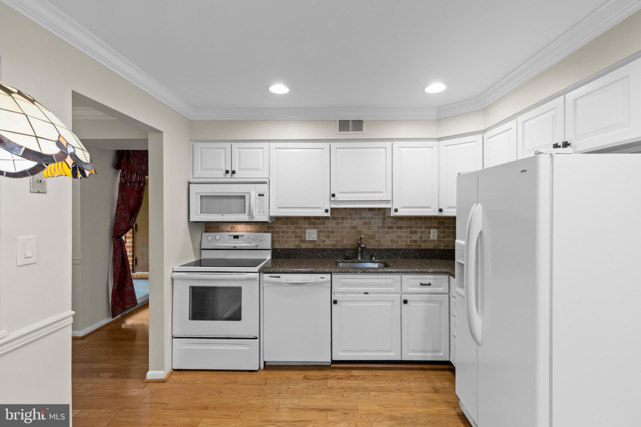 STAPLETON COURT GARDEN - Residential