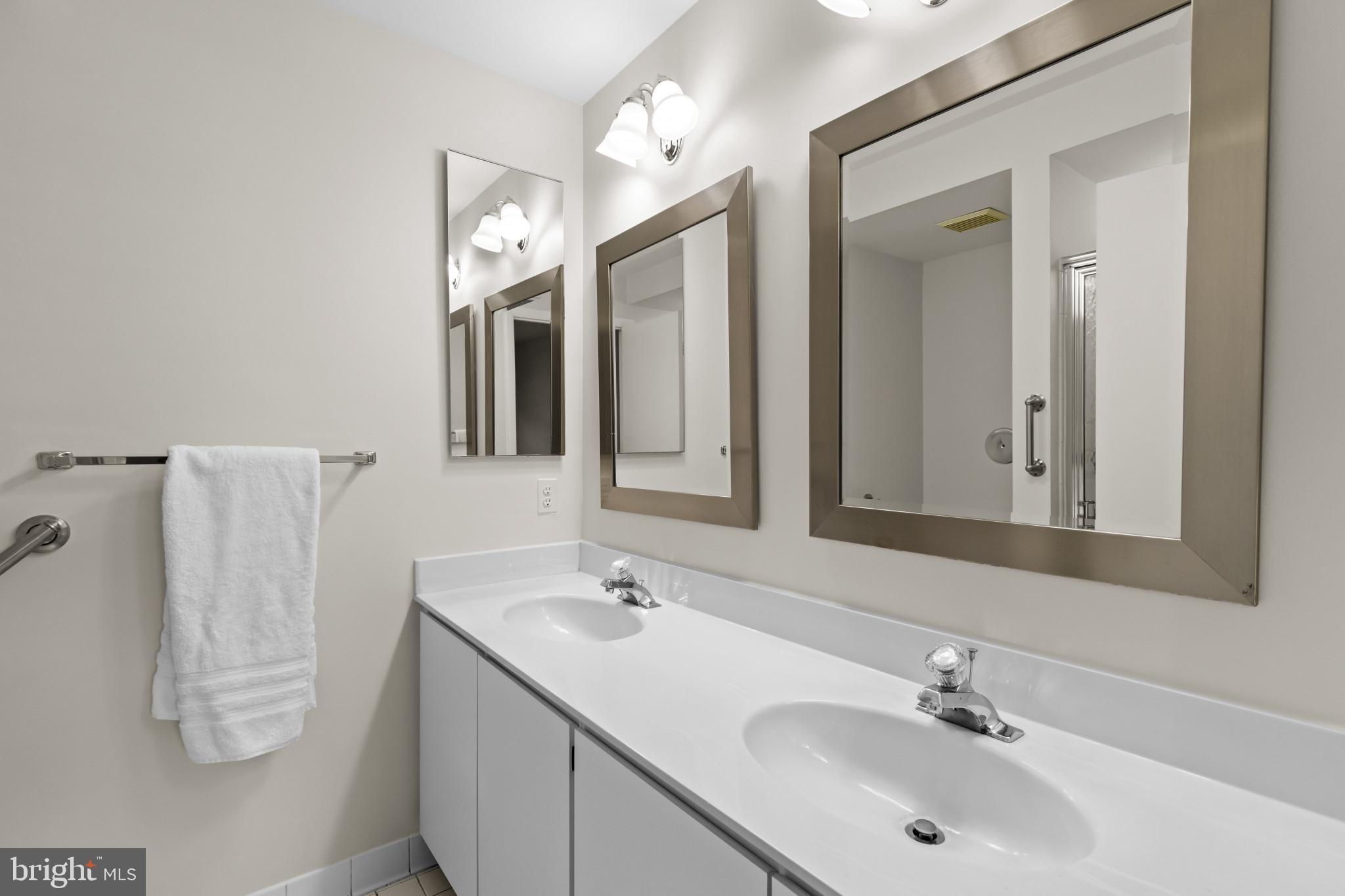 STAPLETON COURT GARDEN - Residential