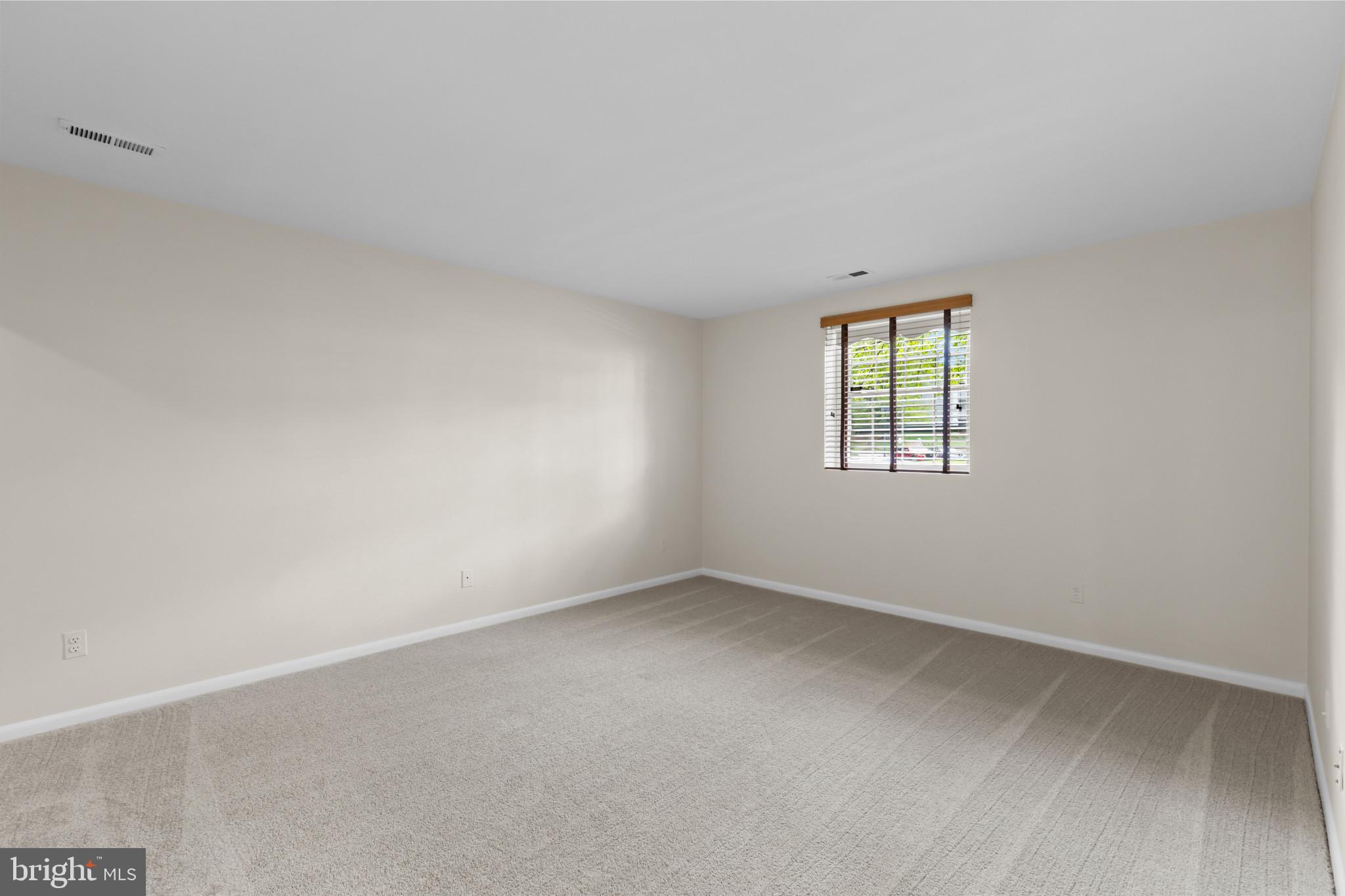 STAPLETON COURT GARDEN - Residential