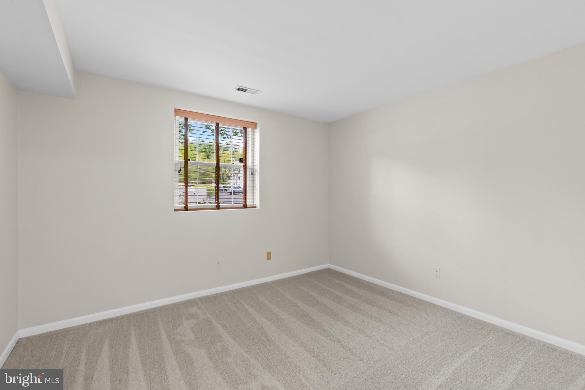 STAPLETON COURT GARDEN - Residential