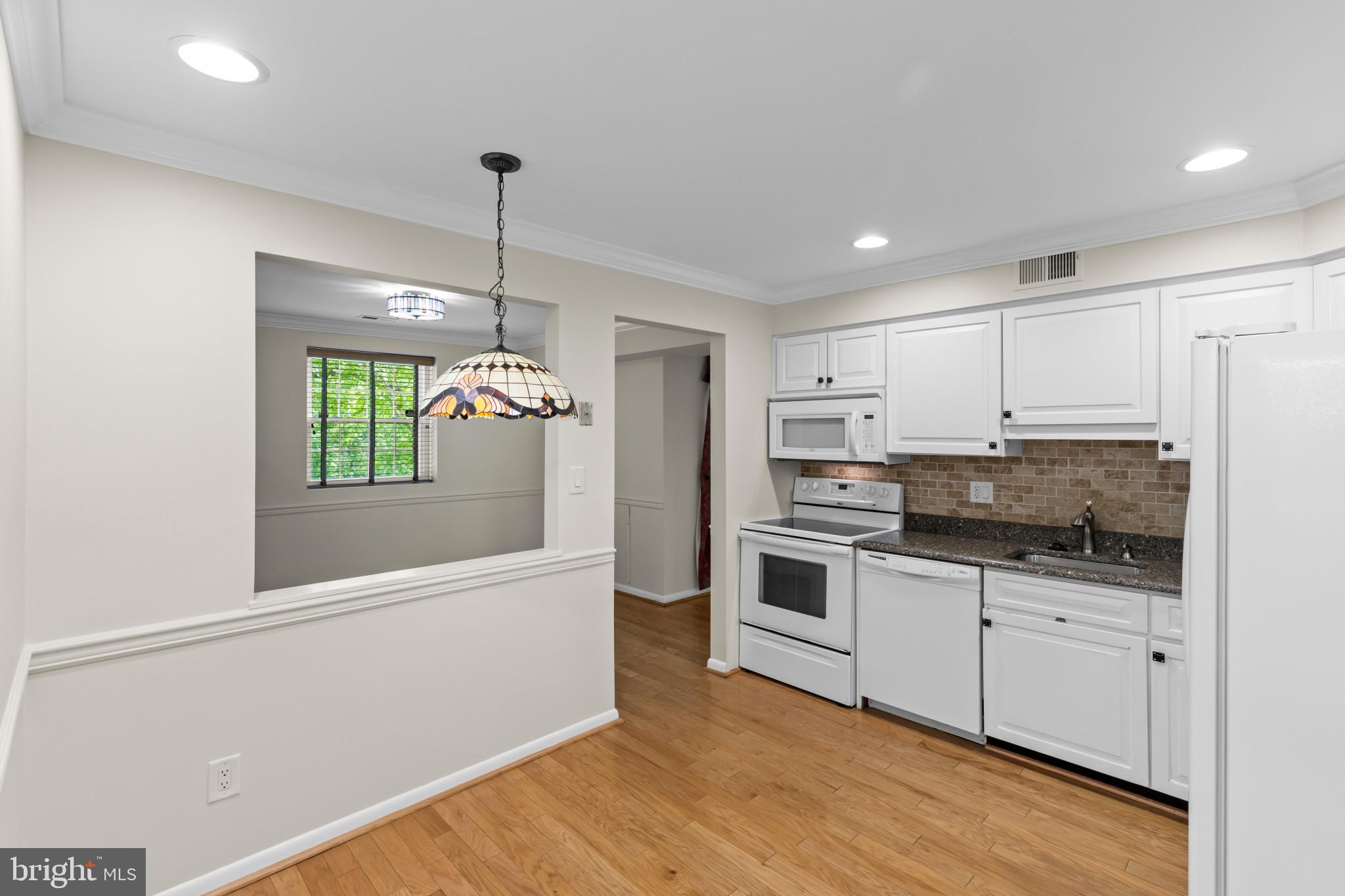 STAPLETON COURT GARDEN - Residential