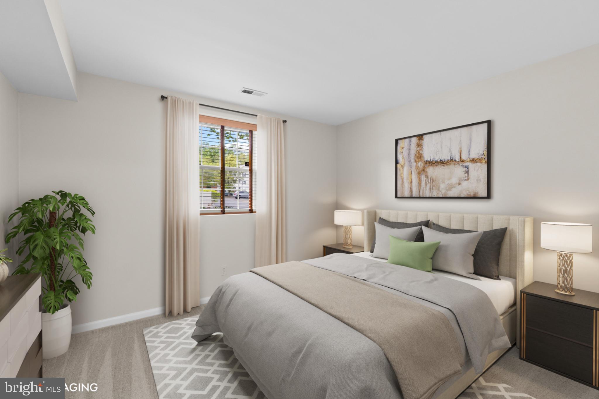 STAPLETON COURT GARDEN - Residential