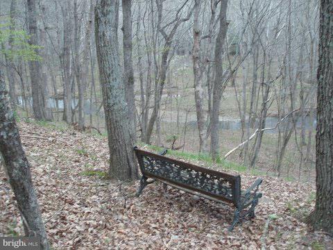 BEAVER DAM WOODS - Land