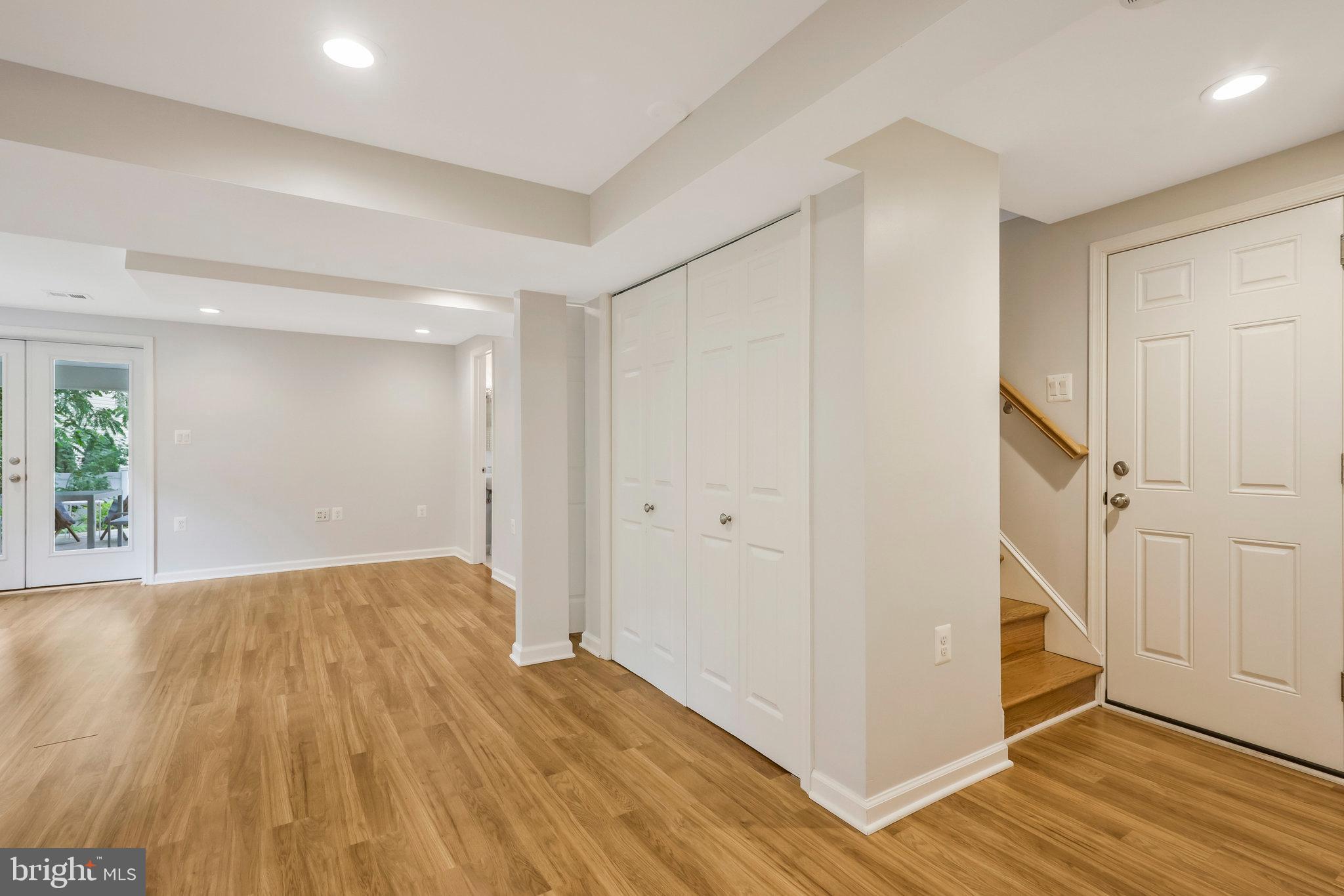 YORKTOWN VILLAGE - Residential Lease