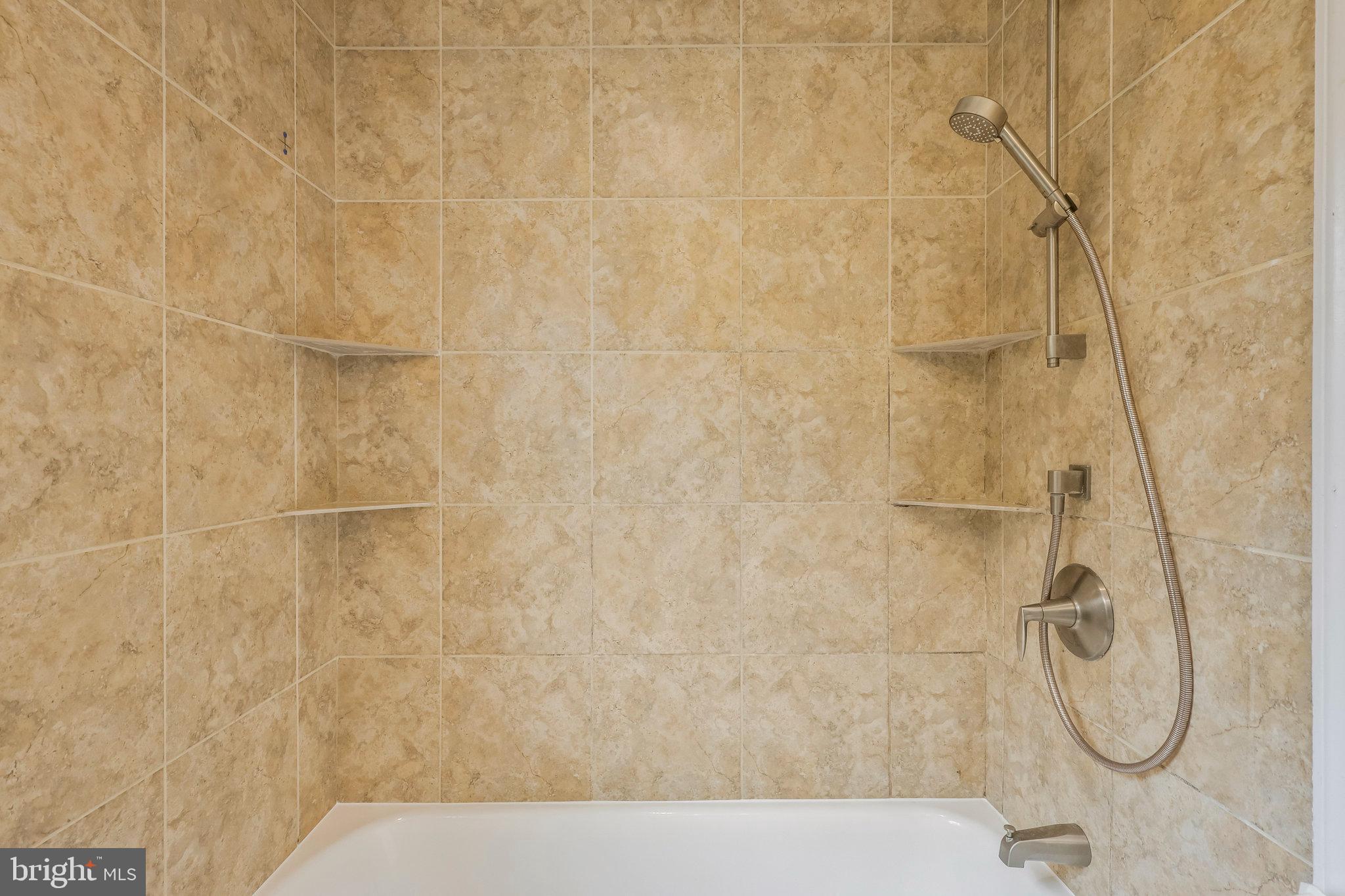 YORKTOWN VILLAGE - Residential Lease