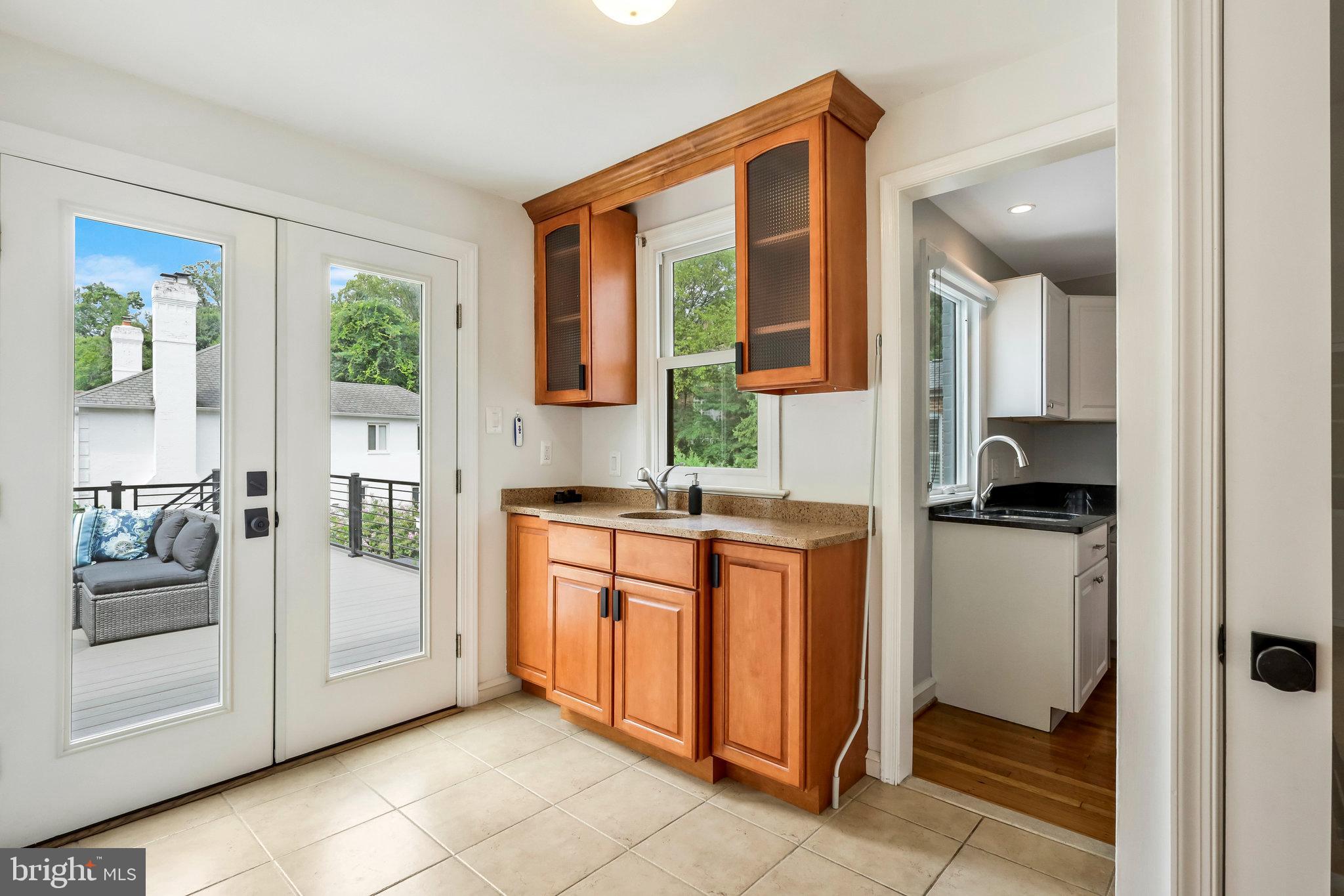 YORKTOWN VILLAGE - Residential Lease