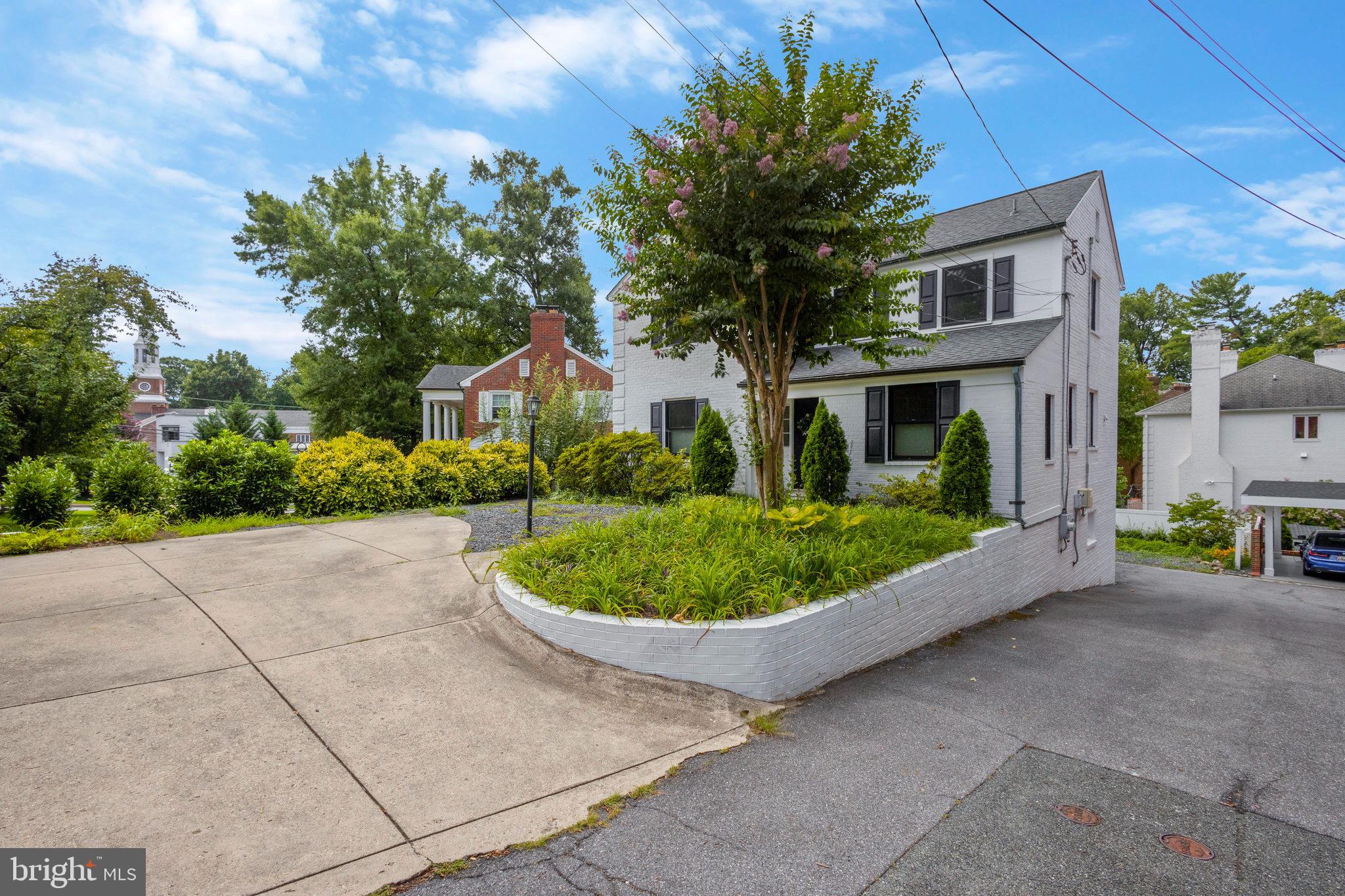 YORKTOWN VILLAGE - Residential Lease