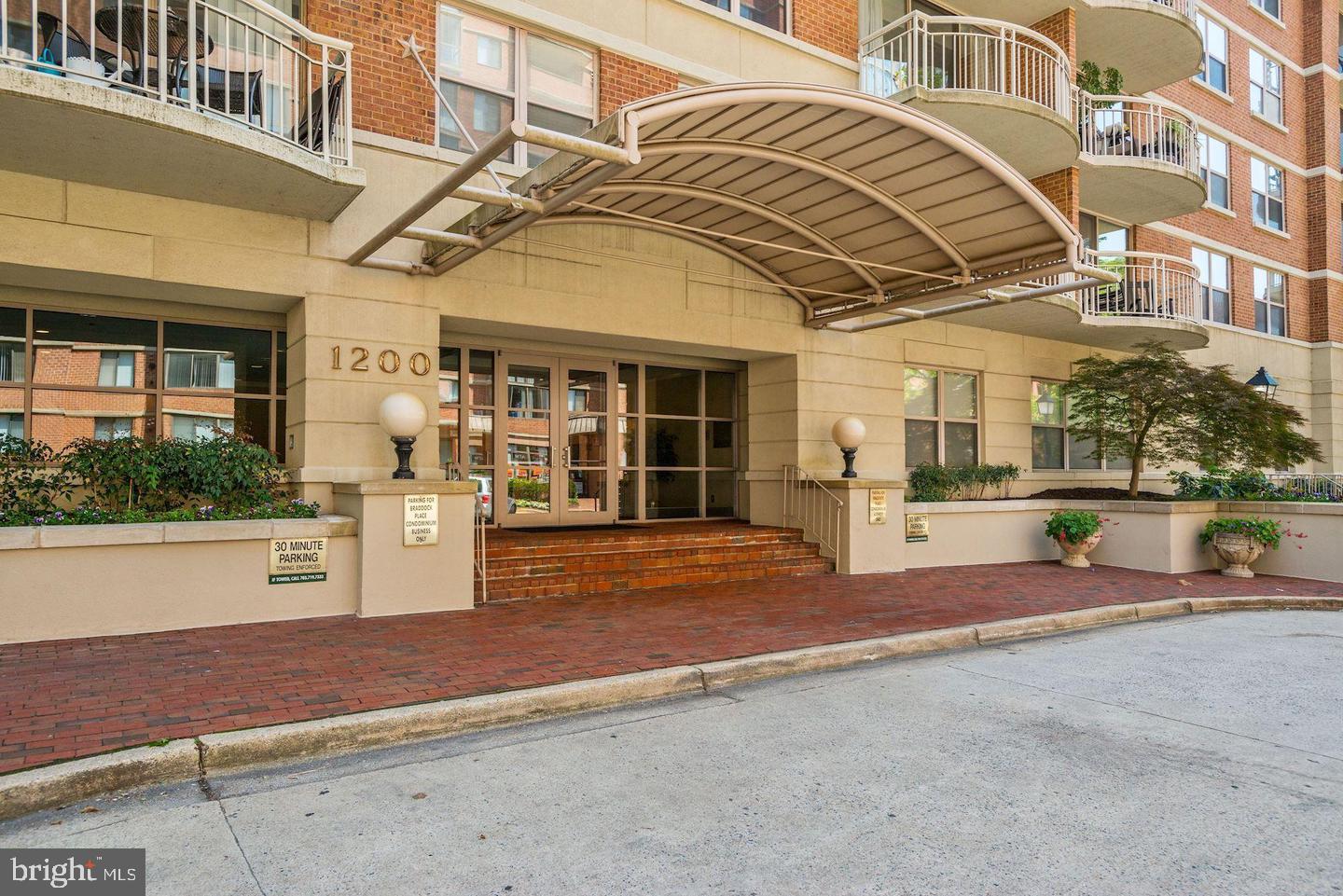 1200 BRADDOCK PLACE 814