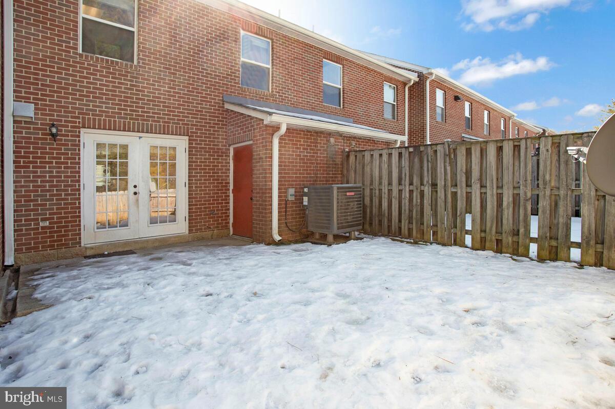 HOLLAND FORREST LANDING - Residential