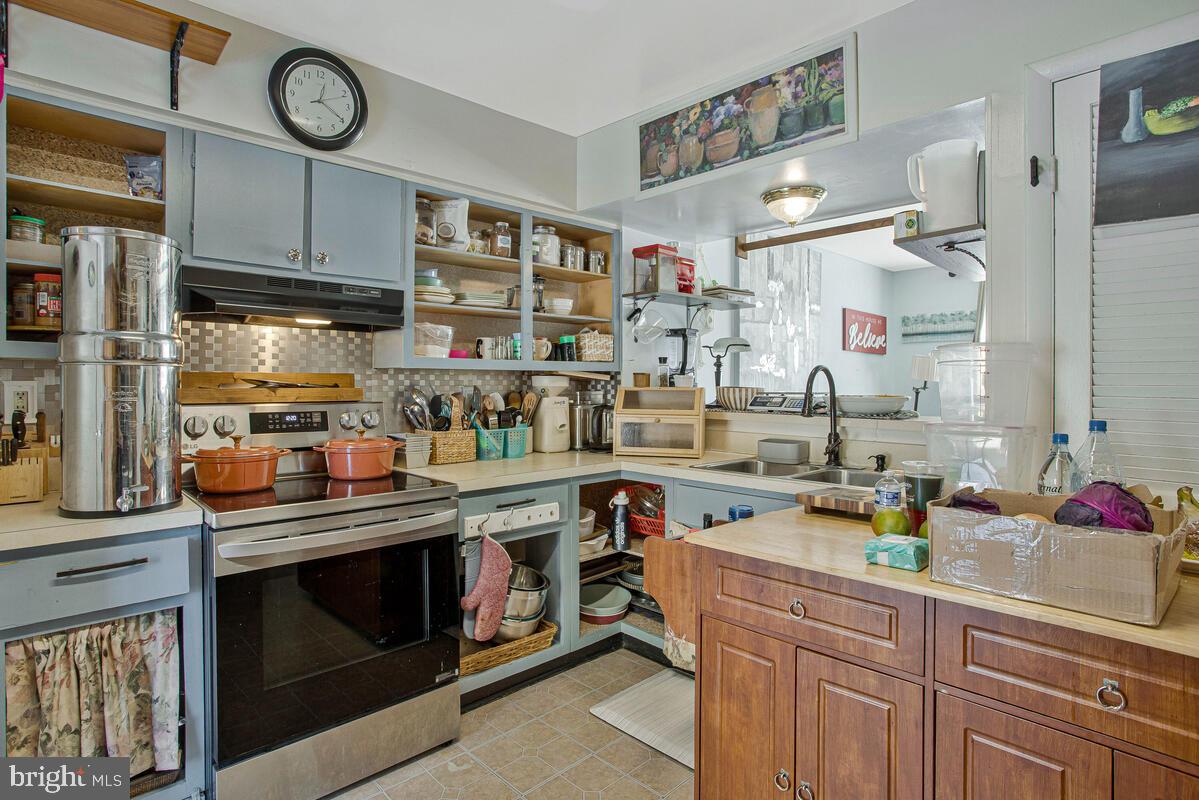 HOLLAND FORREST LANDING - Residential